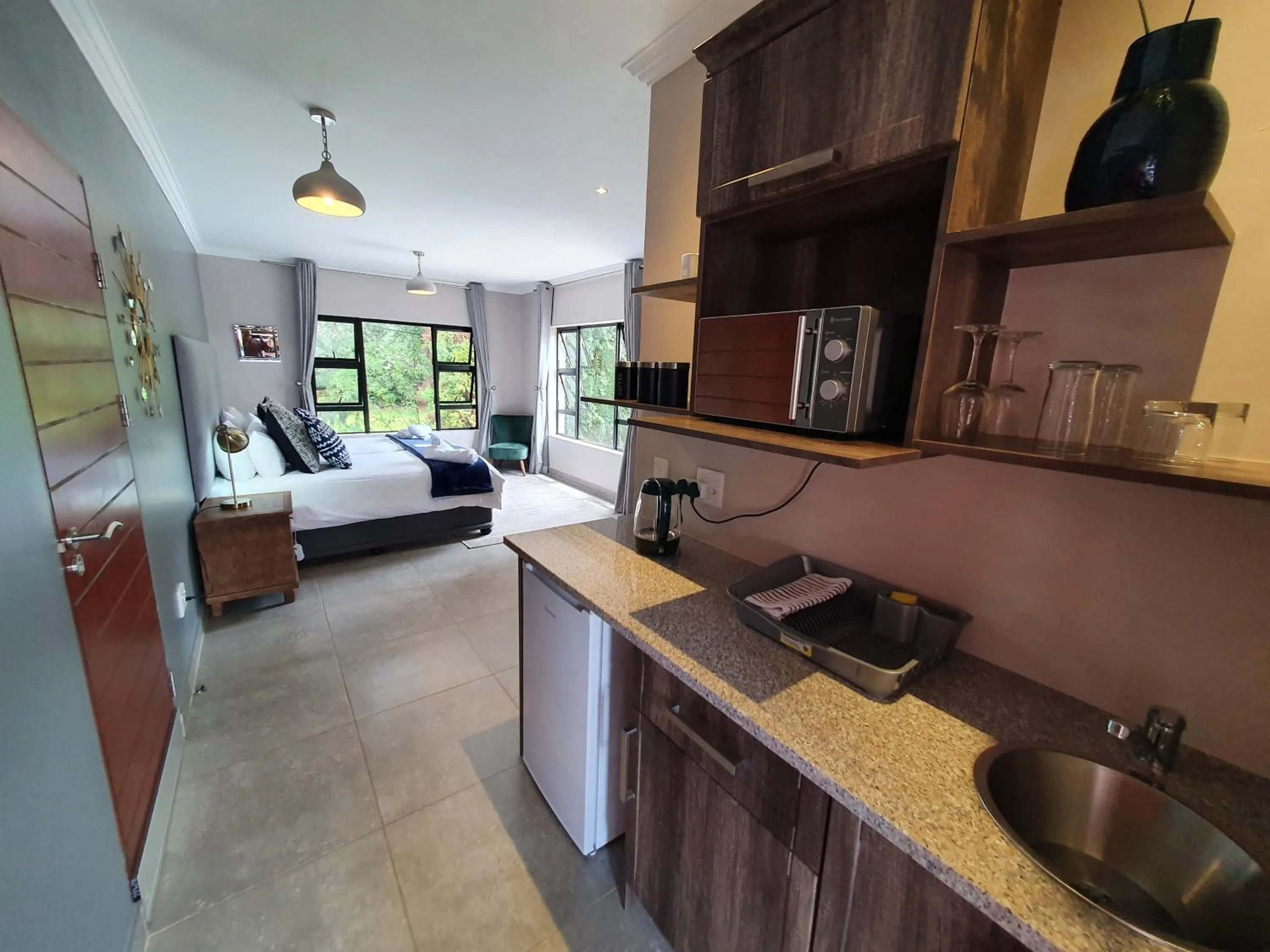 Kitchen or kitchenette in Sleep@84