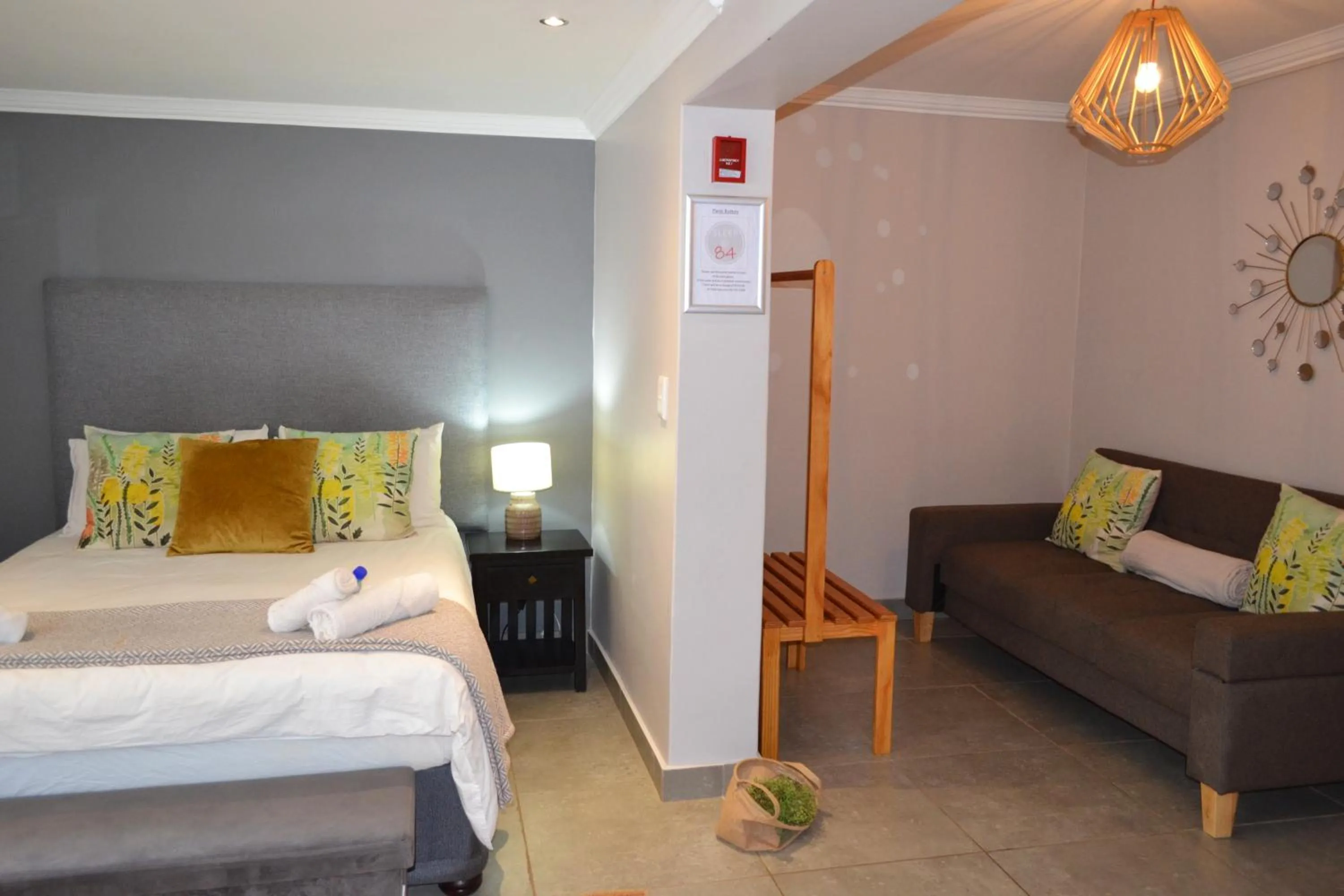 Bedroom, Bed in Sleep@84