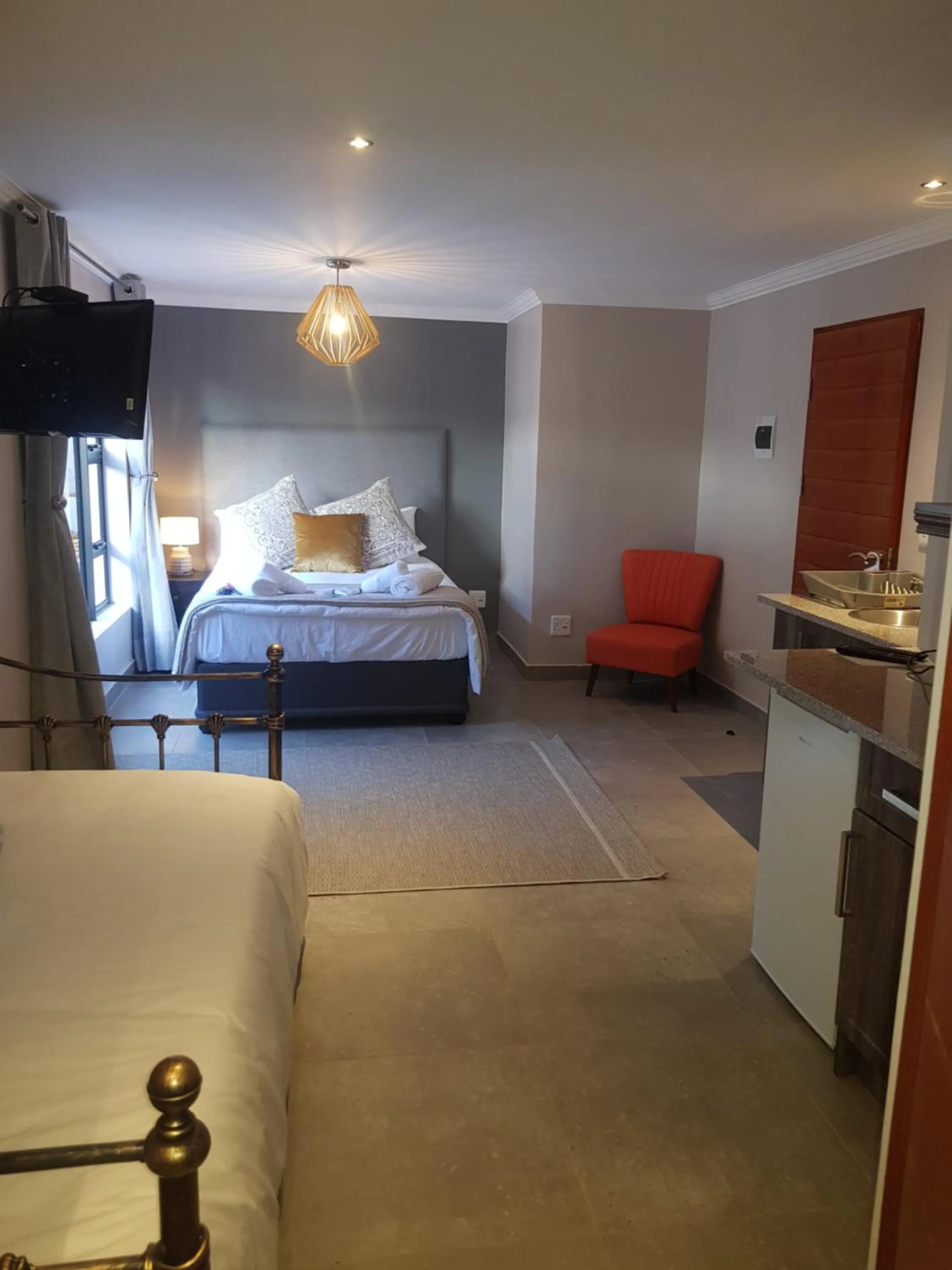 Photo of the whole room, Bed in Sleep@84