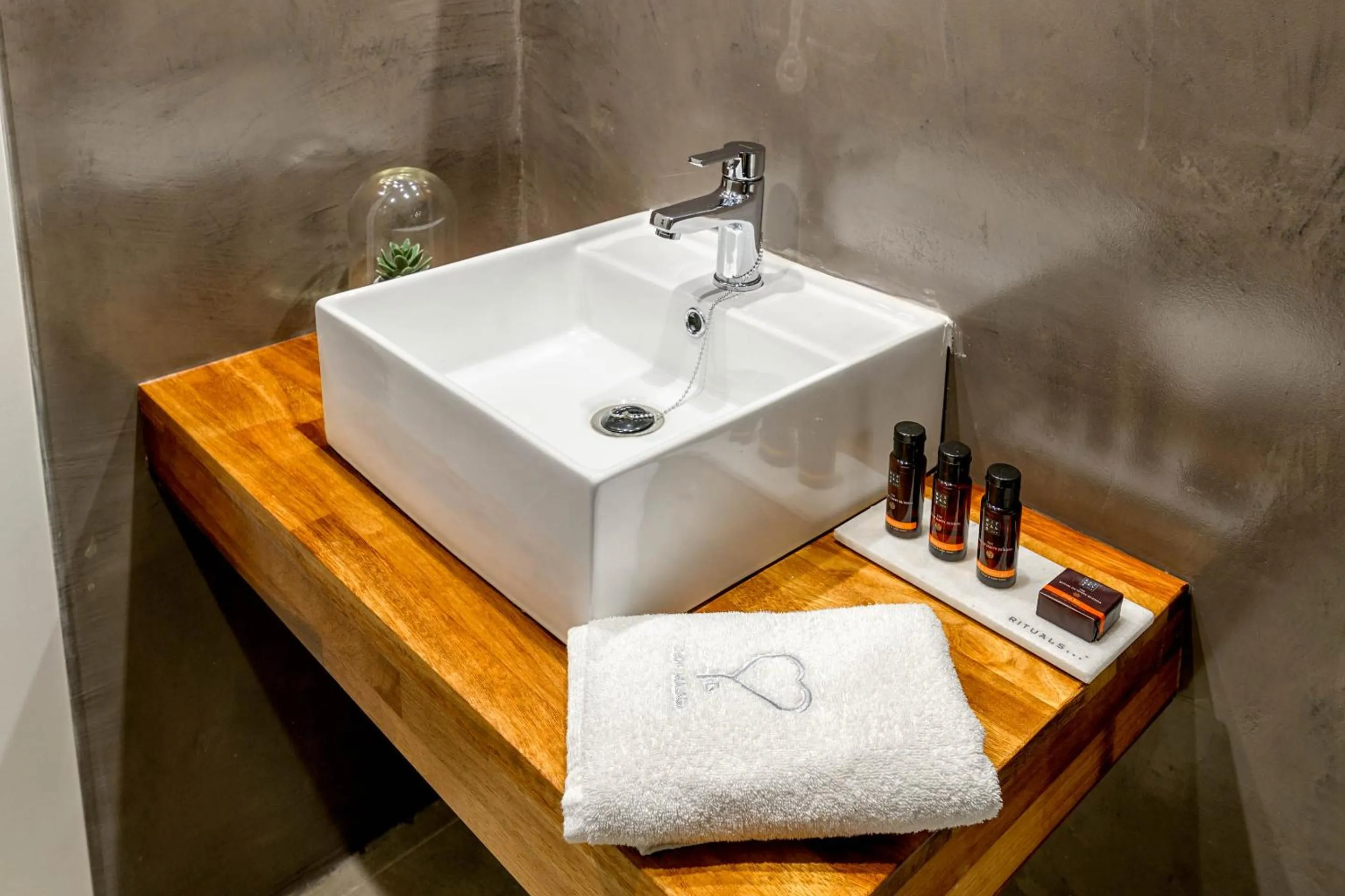 Bathroom in iloftmalaga San Juan