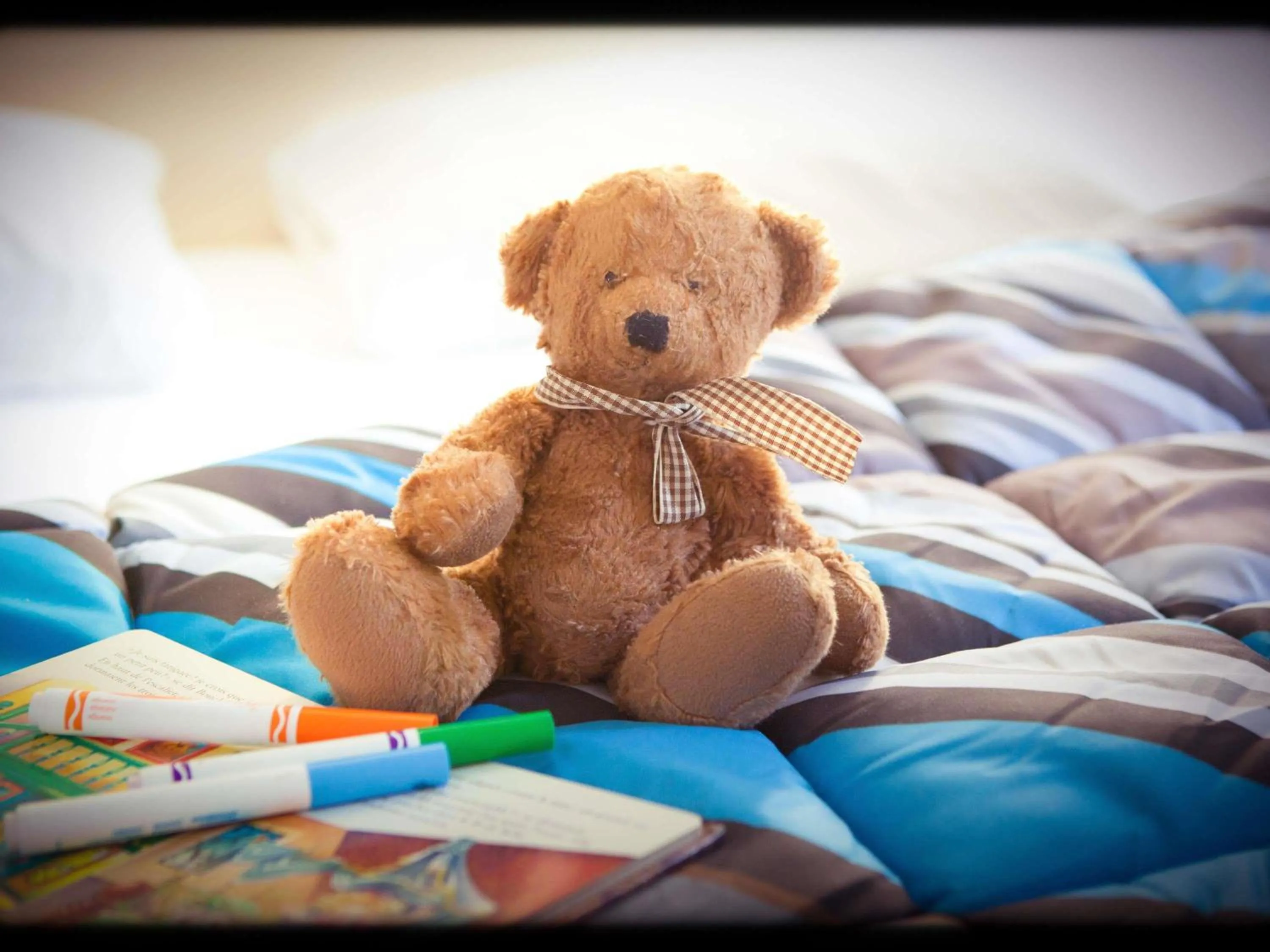 Property building, Bed in HotelF1 Marseille Provence