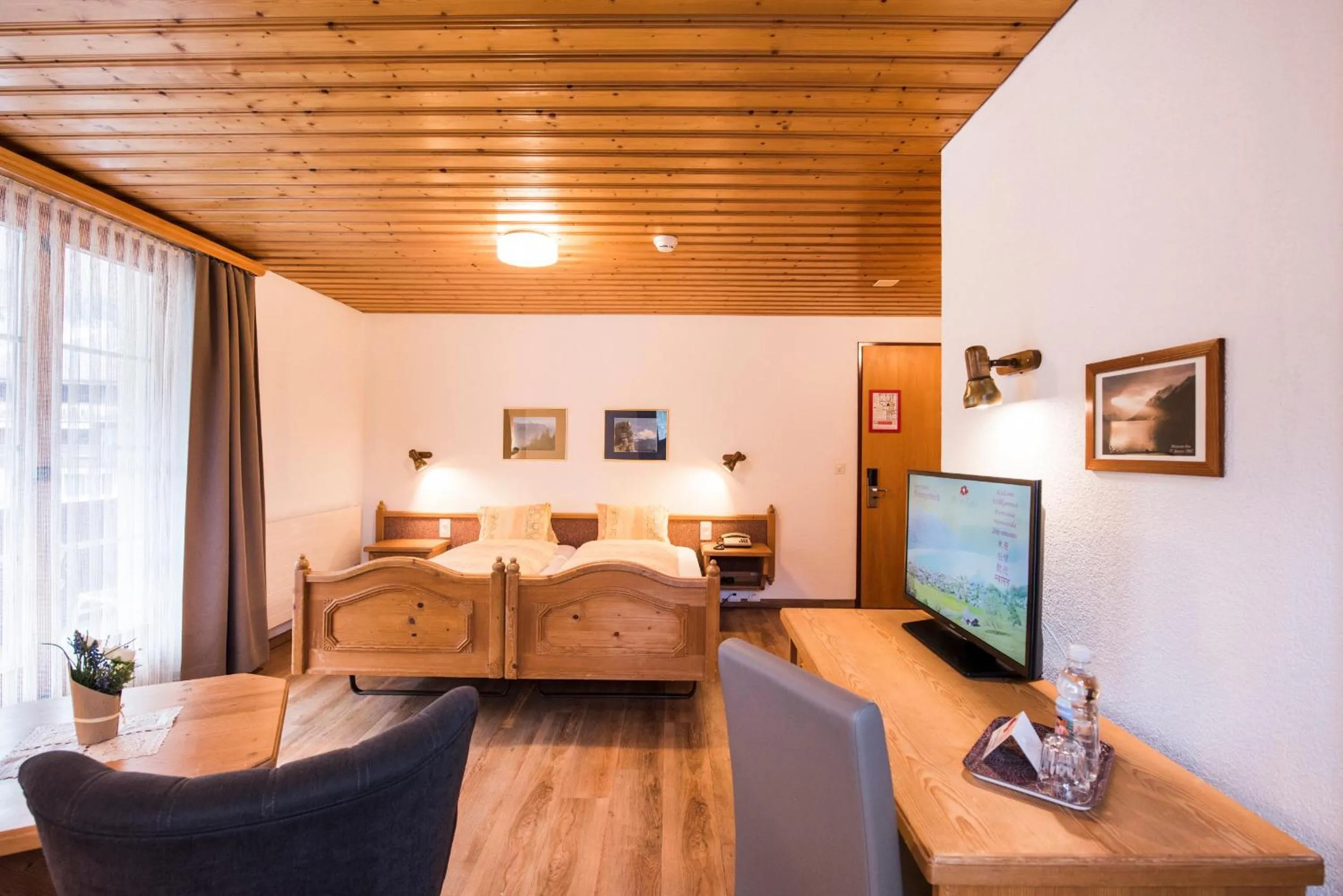 TV and multimedia, Bed in Hotel Brienzerburli