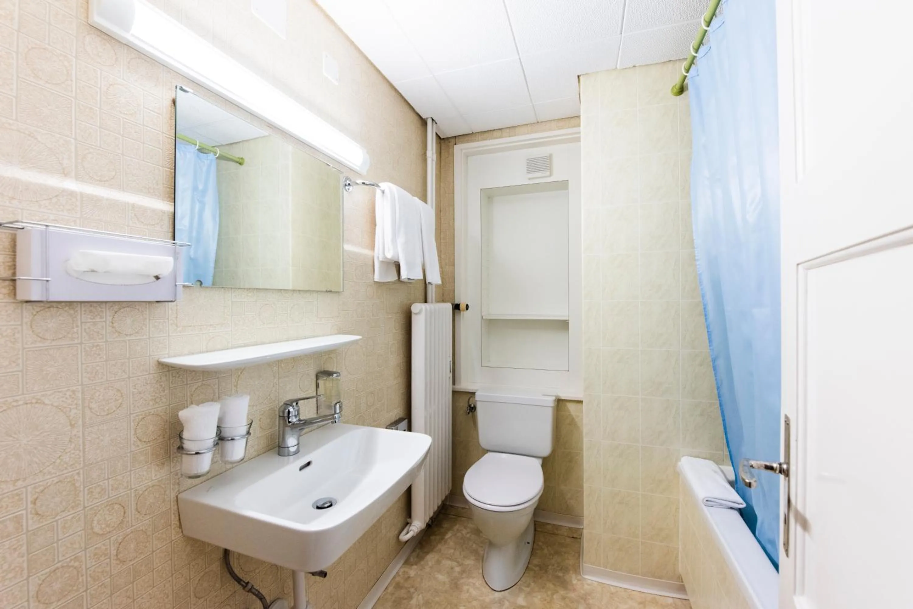 Bathroom in Hotel Brienzerburli