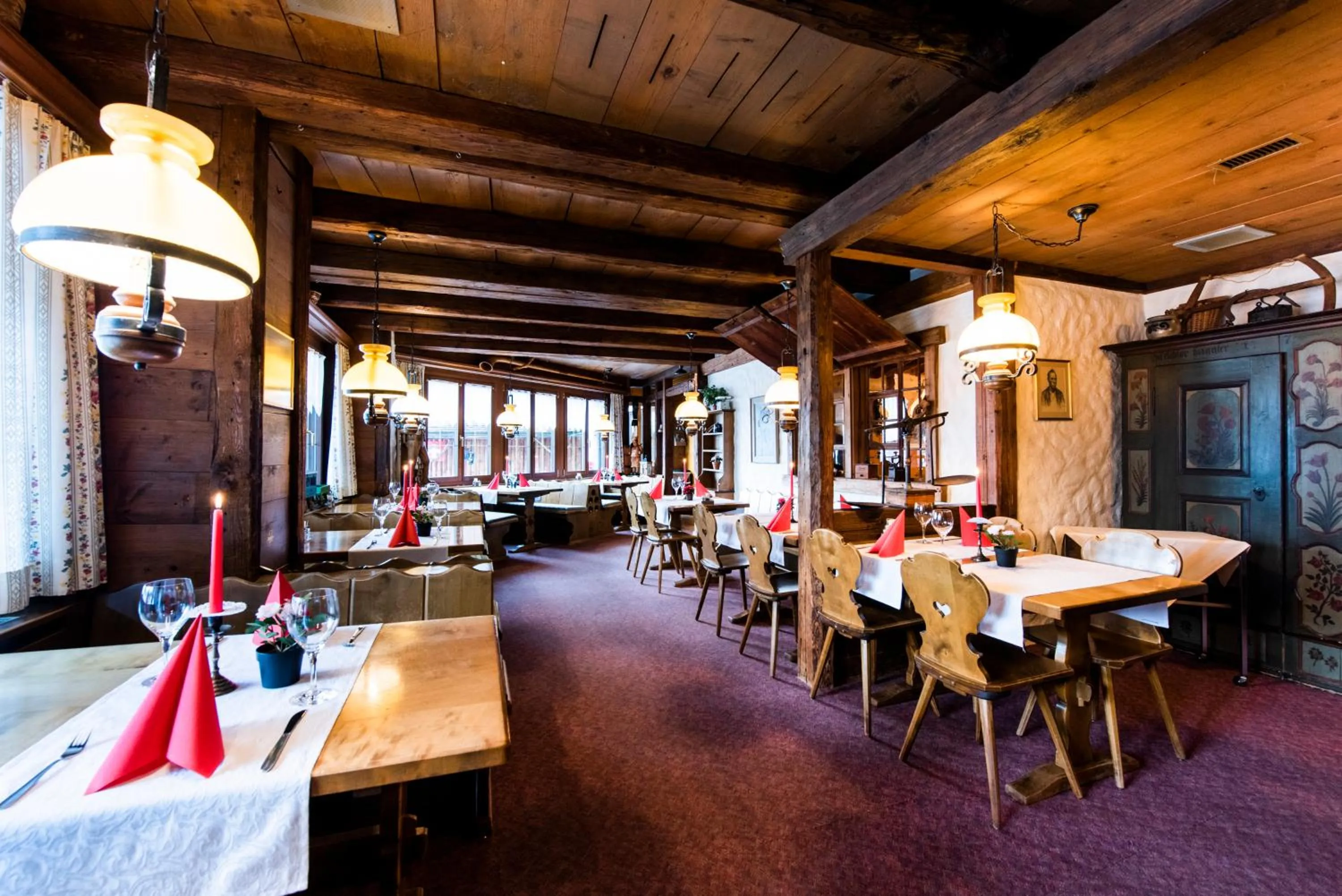 Restaurant/places to eat in Hotel Brienzerburli