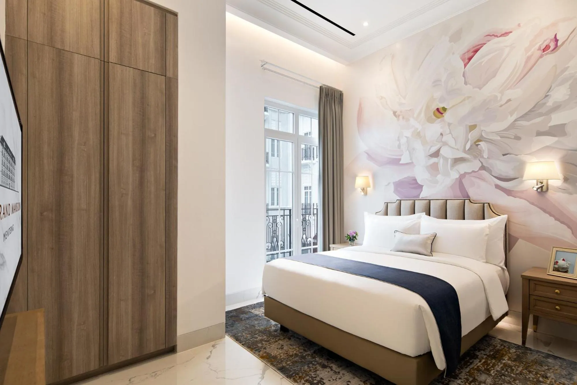 Bed in The Grand Mansion Menteng by The Crest Collection