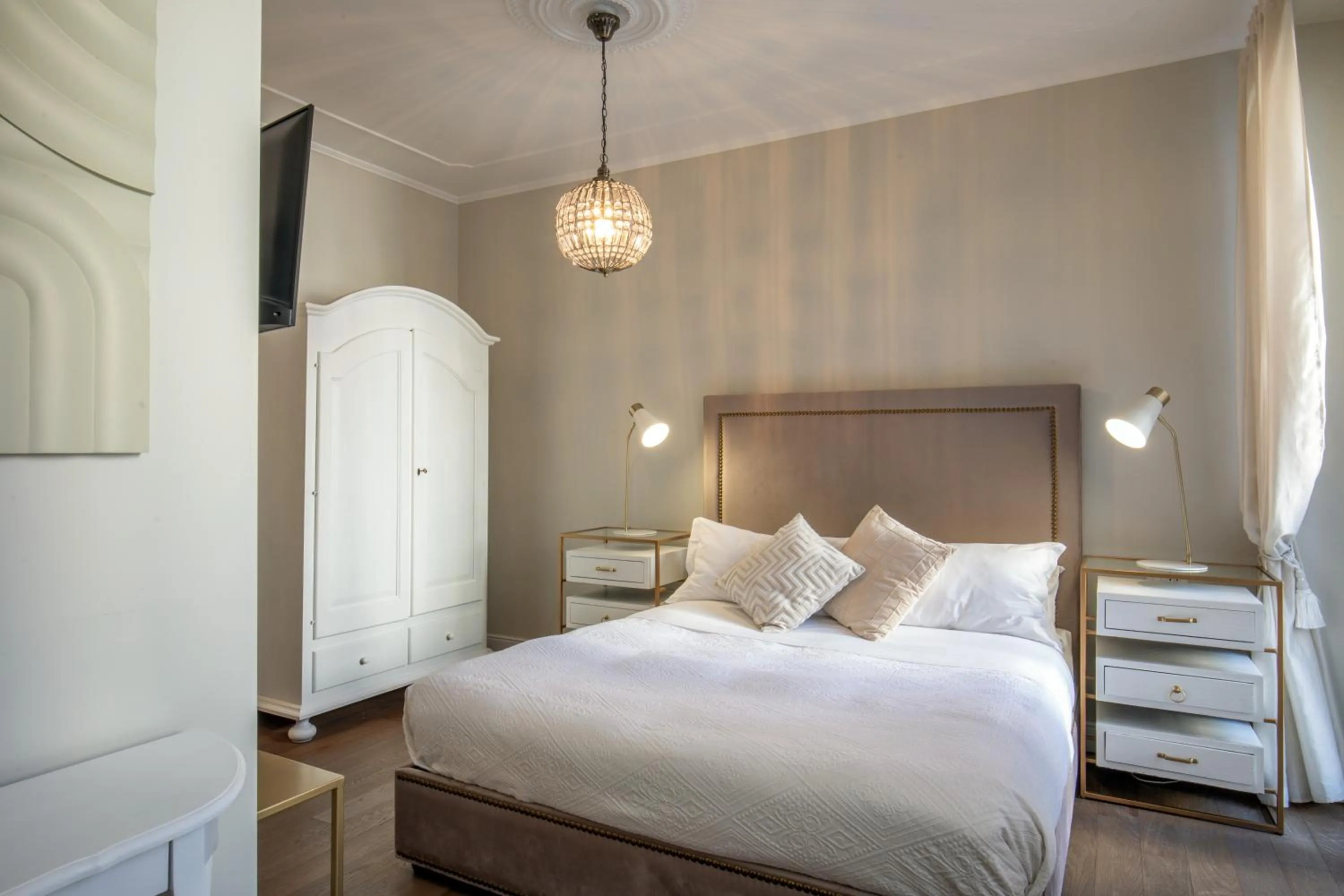 Bedroom, Bed in Daplace - Corso Monforte Suites