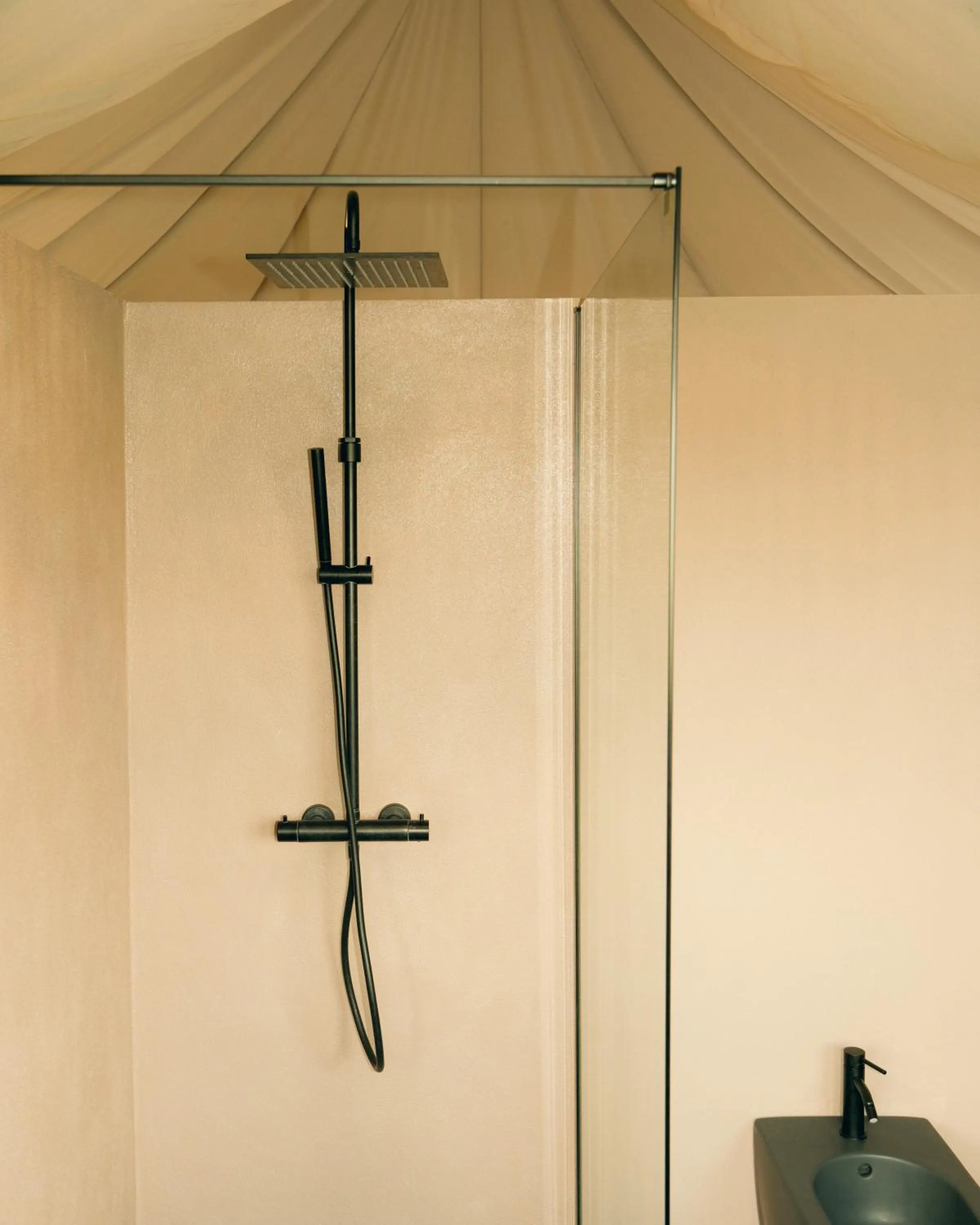 Shower in Terme di Vulci Glamping & Spa