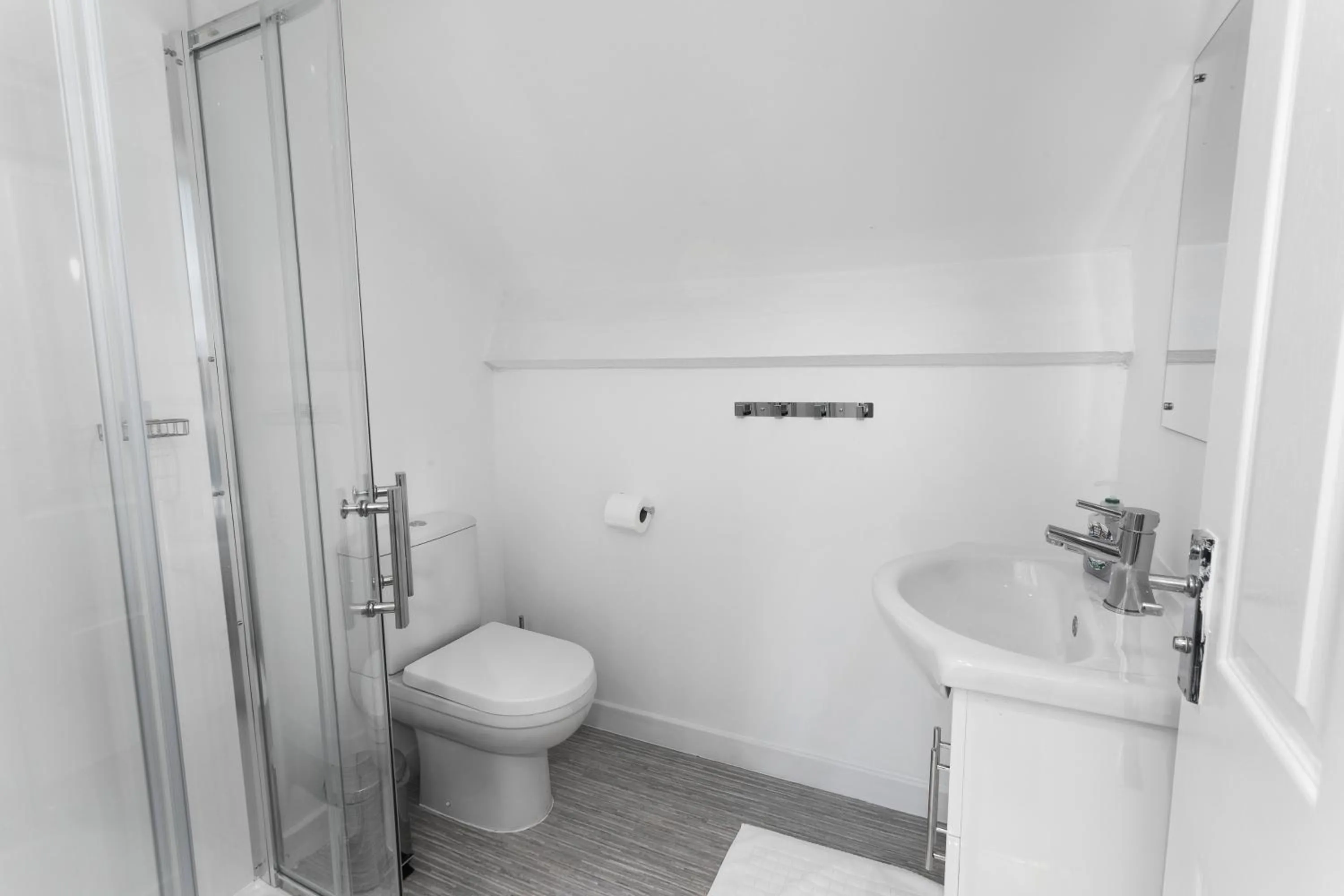 Bathroom in McLaren House Seahouses