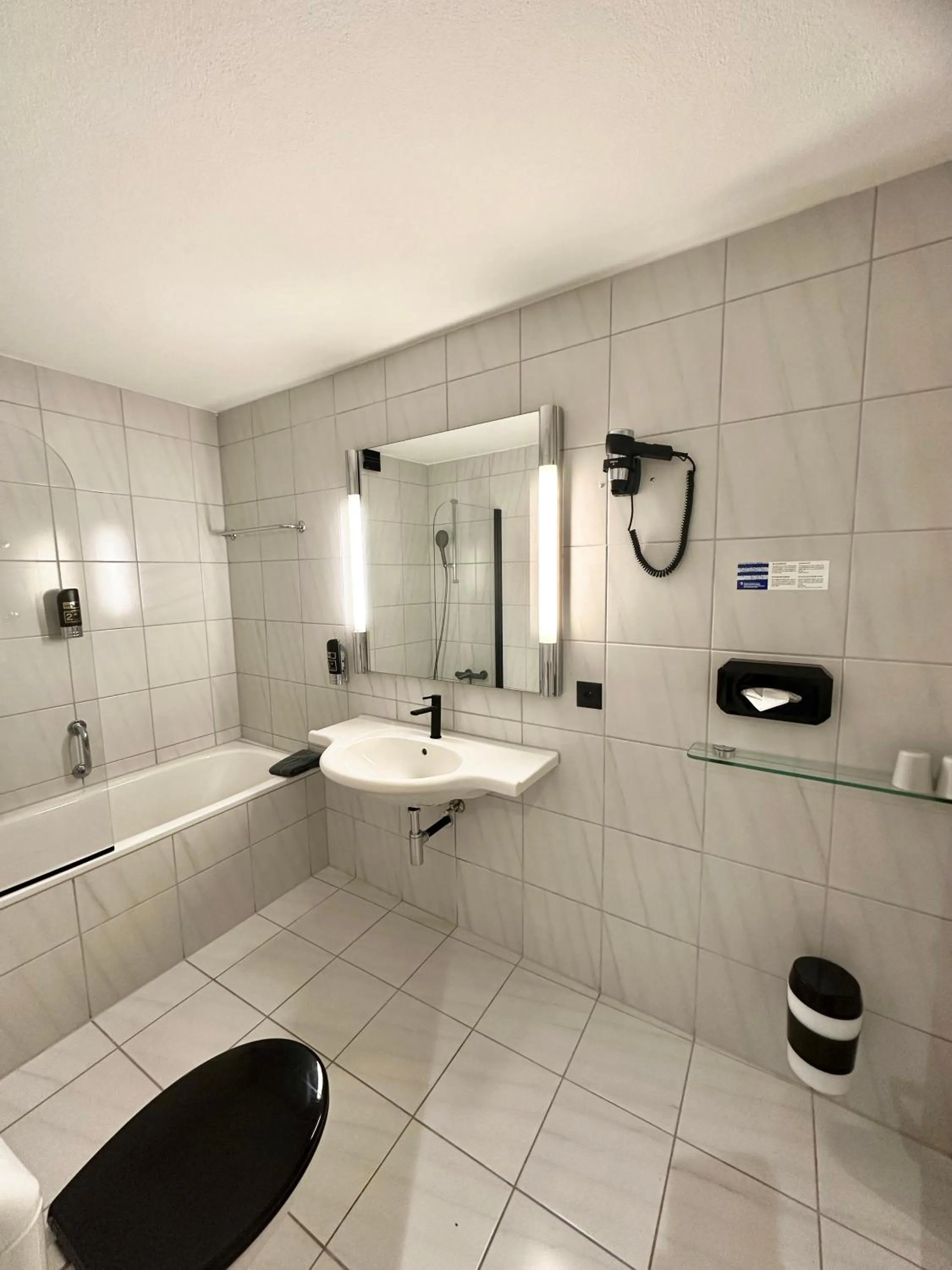 Toilet in Hotel Baslertor