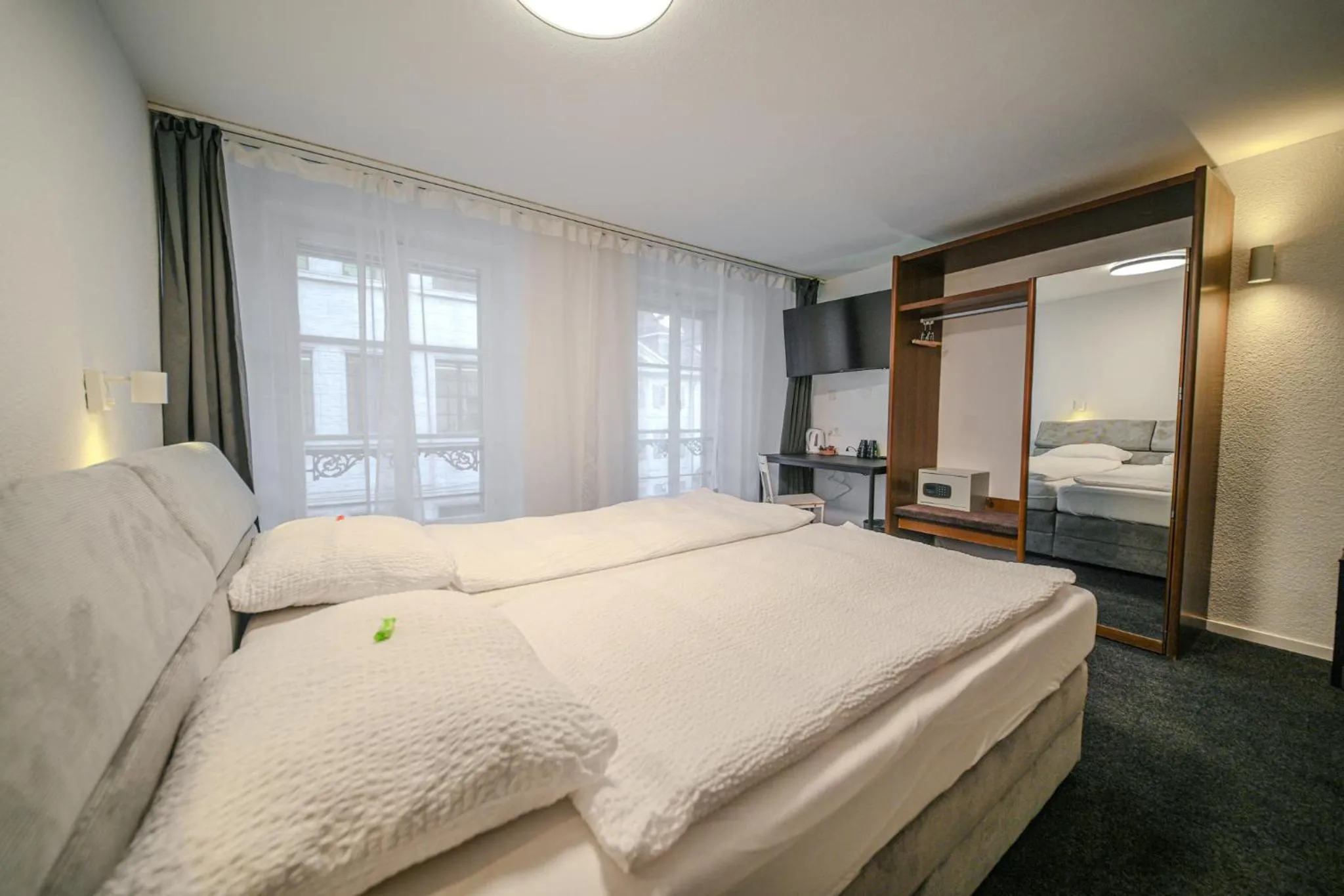 Bedroom, Bed in Hotel Baslertor