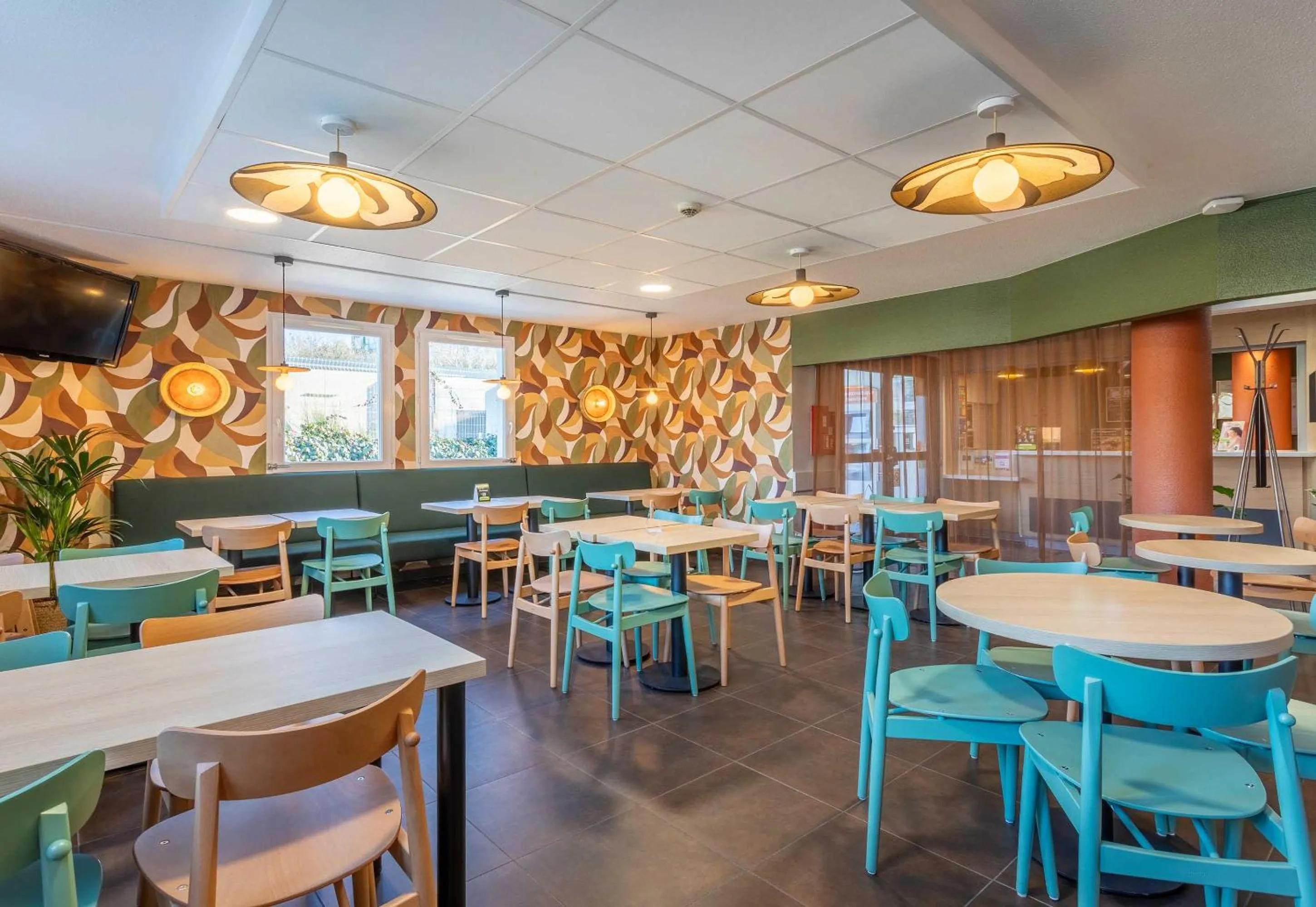 Restaurant/places to eat in B&B HOTEL Aix-en-Provence Meyreuil Sainte-Victoire