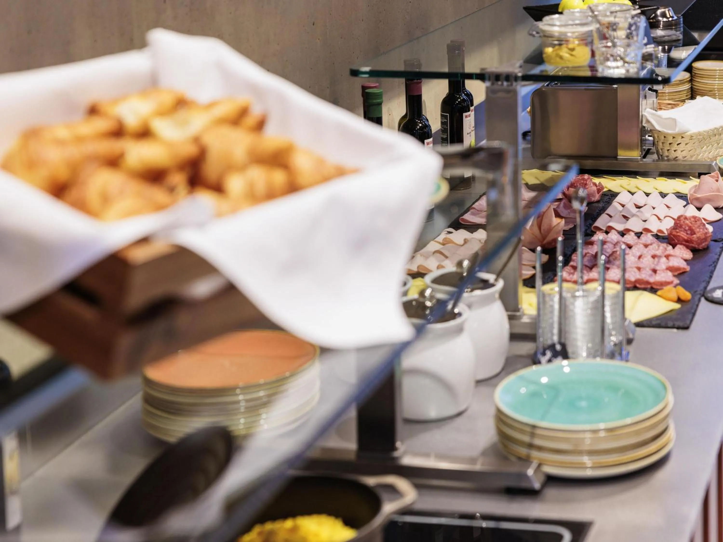 Breakfast in ibis Styles Bern City