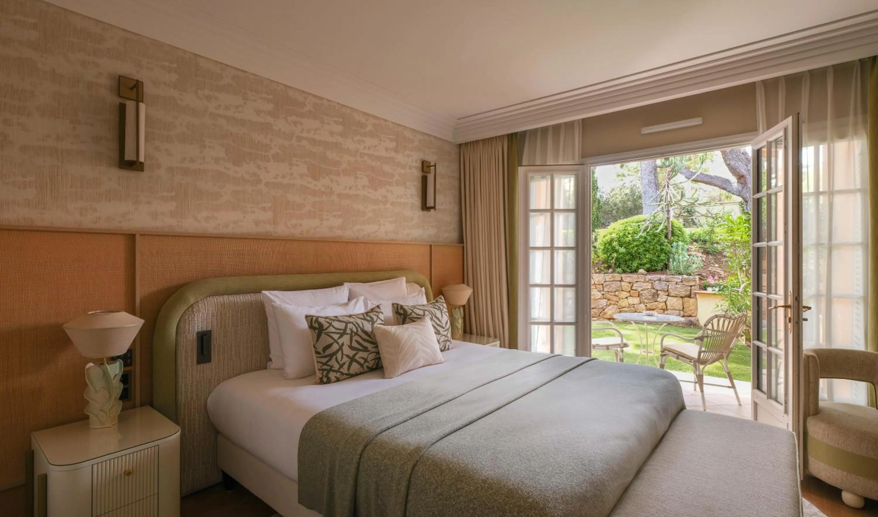 Photo of the whole room, Bed in Villa Miraé by Inwood Hotels - Cap d'Antibes