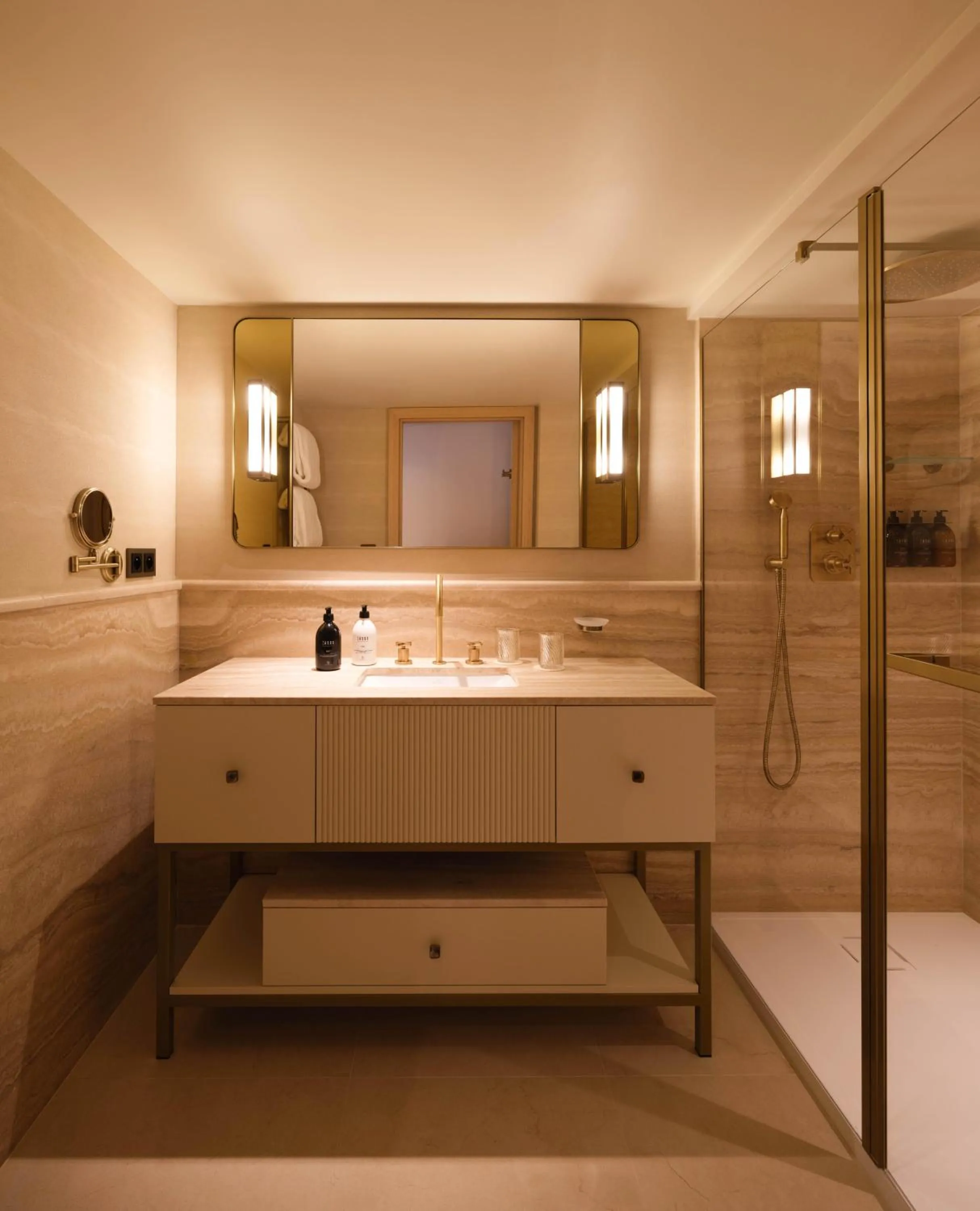 Shower in Villa Miraé by Inwood Hotels - Cap d'Antibes