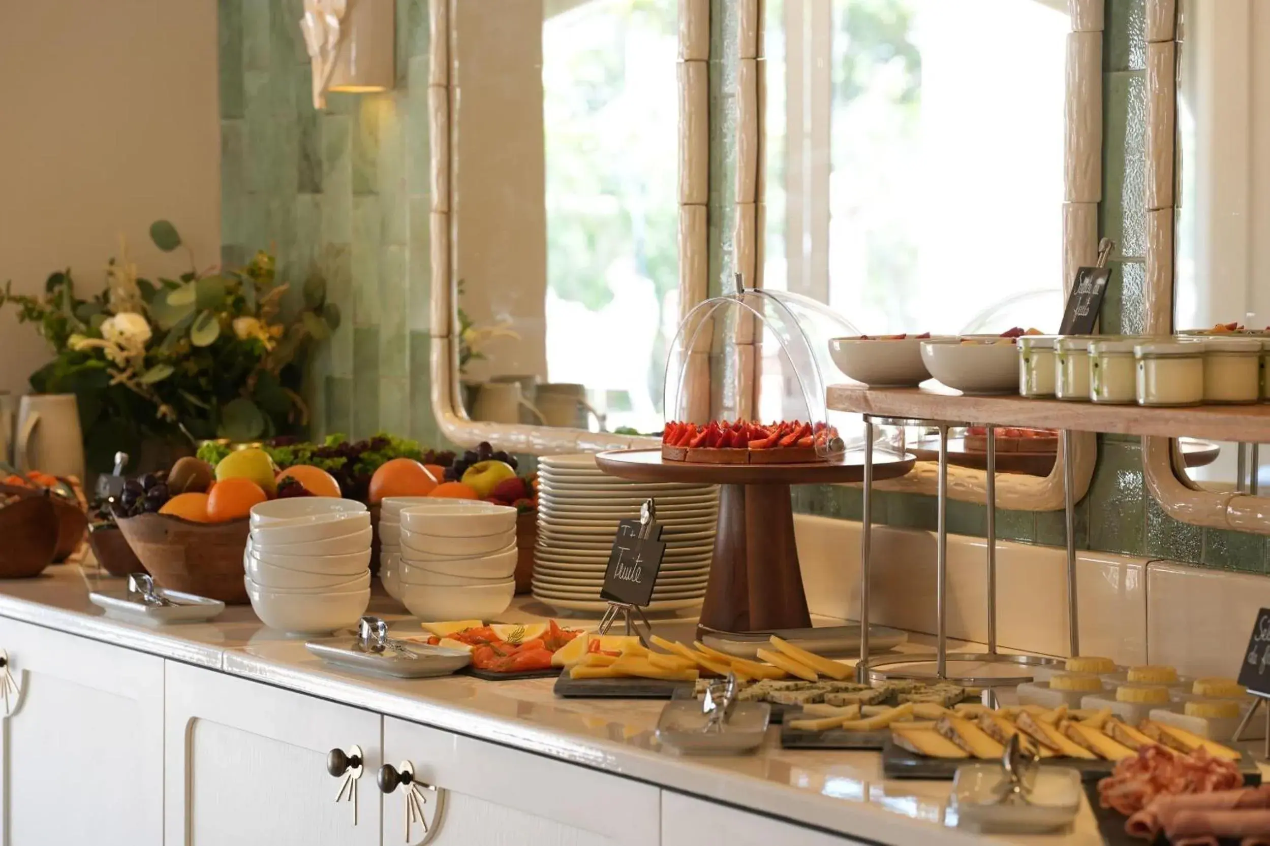 Restaurant/places to eat in Villa Miraé by Inwood Hotels - Cap d'Antibes Restaurant/places to eat in Villa Miraé by Inwood Hotels - Cap d'Antibes