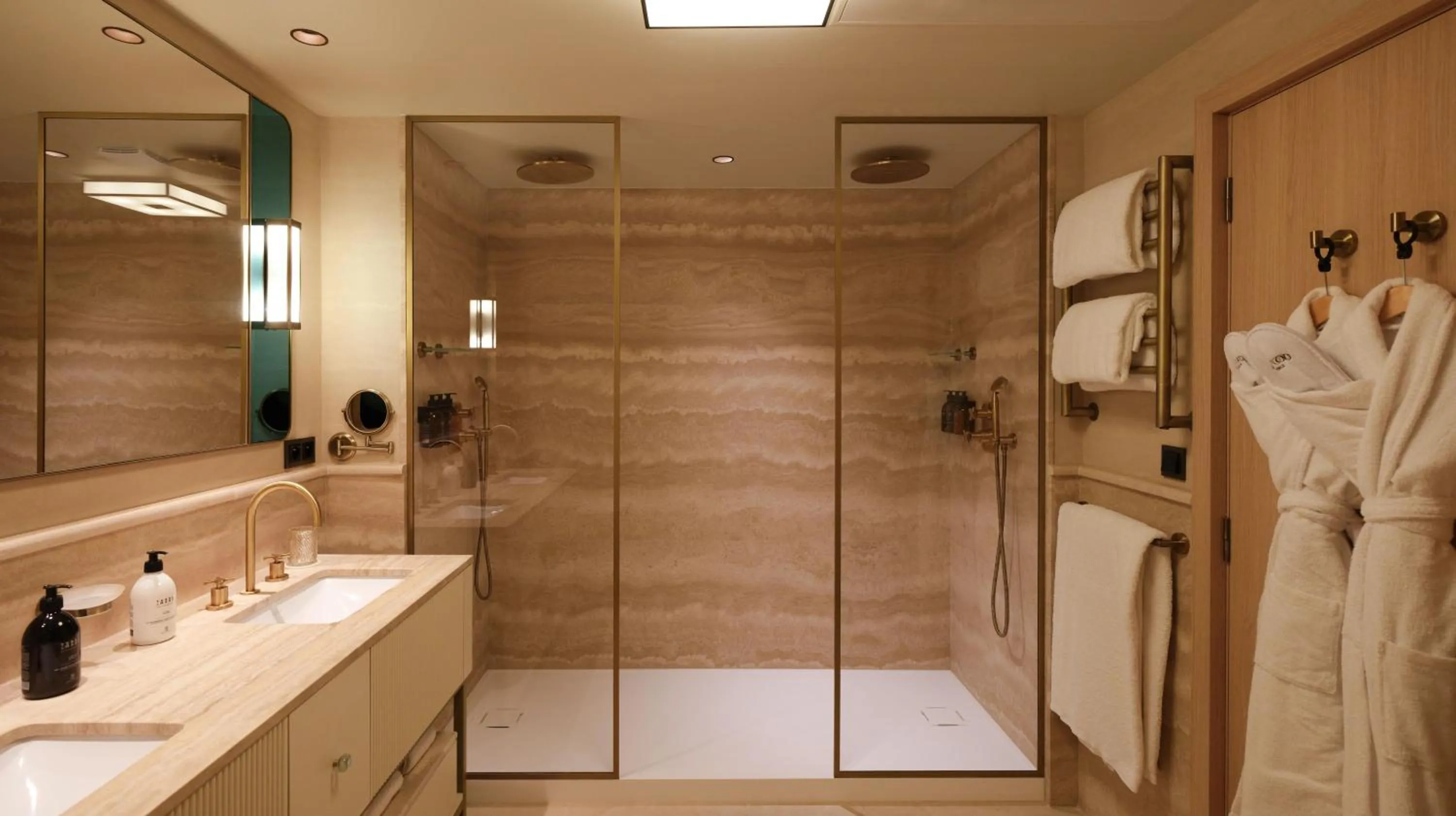 Shower in Villa Miraé by Inwood Hotels - Cap d'Antibes