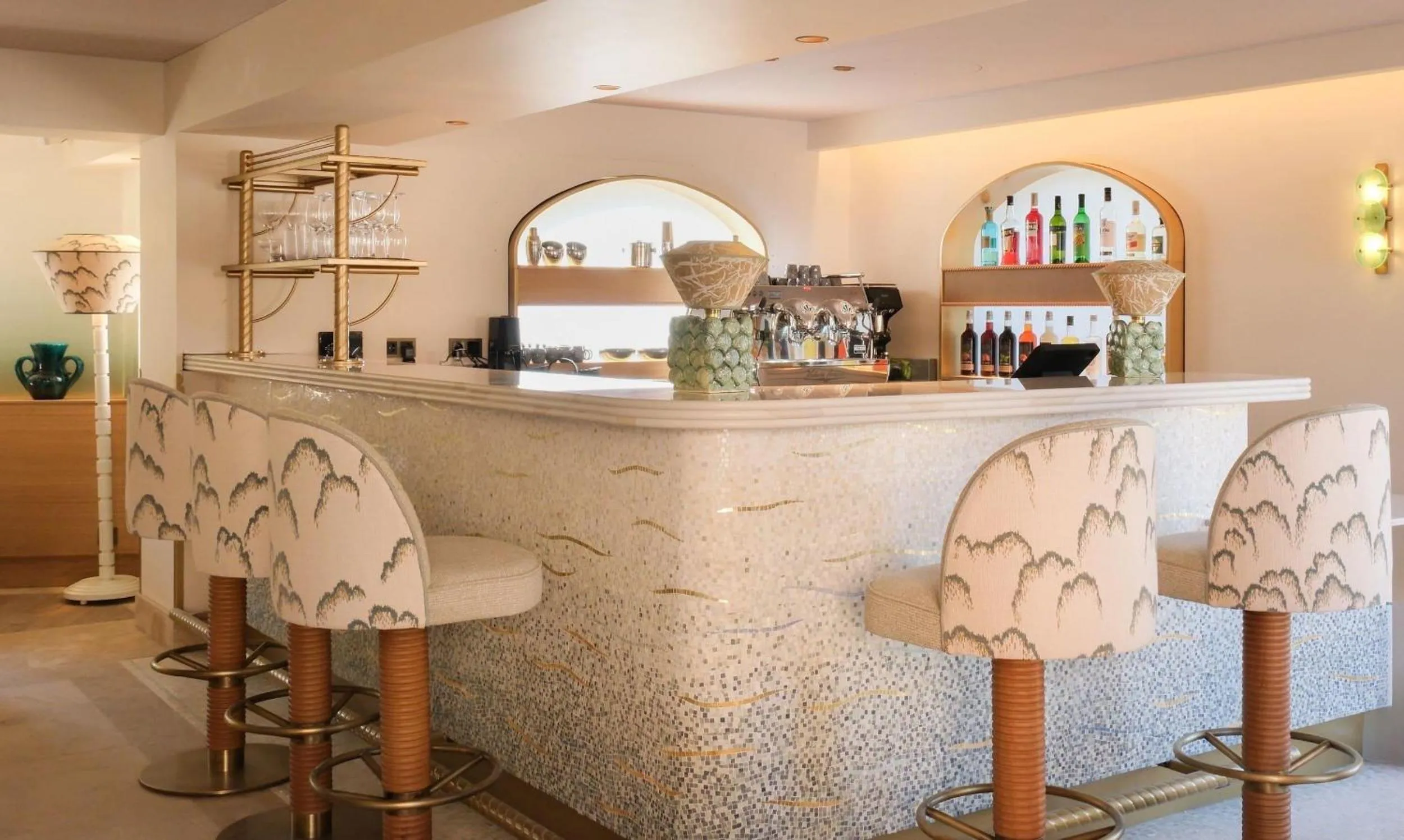 Lounge or bar in Villa Miraé by Inwood Hotels - Cap d'Antibes