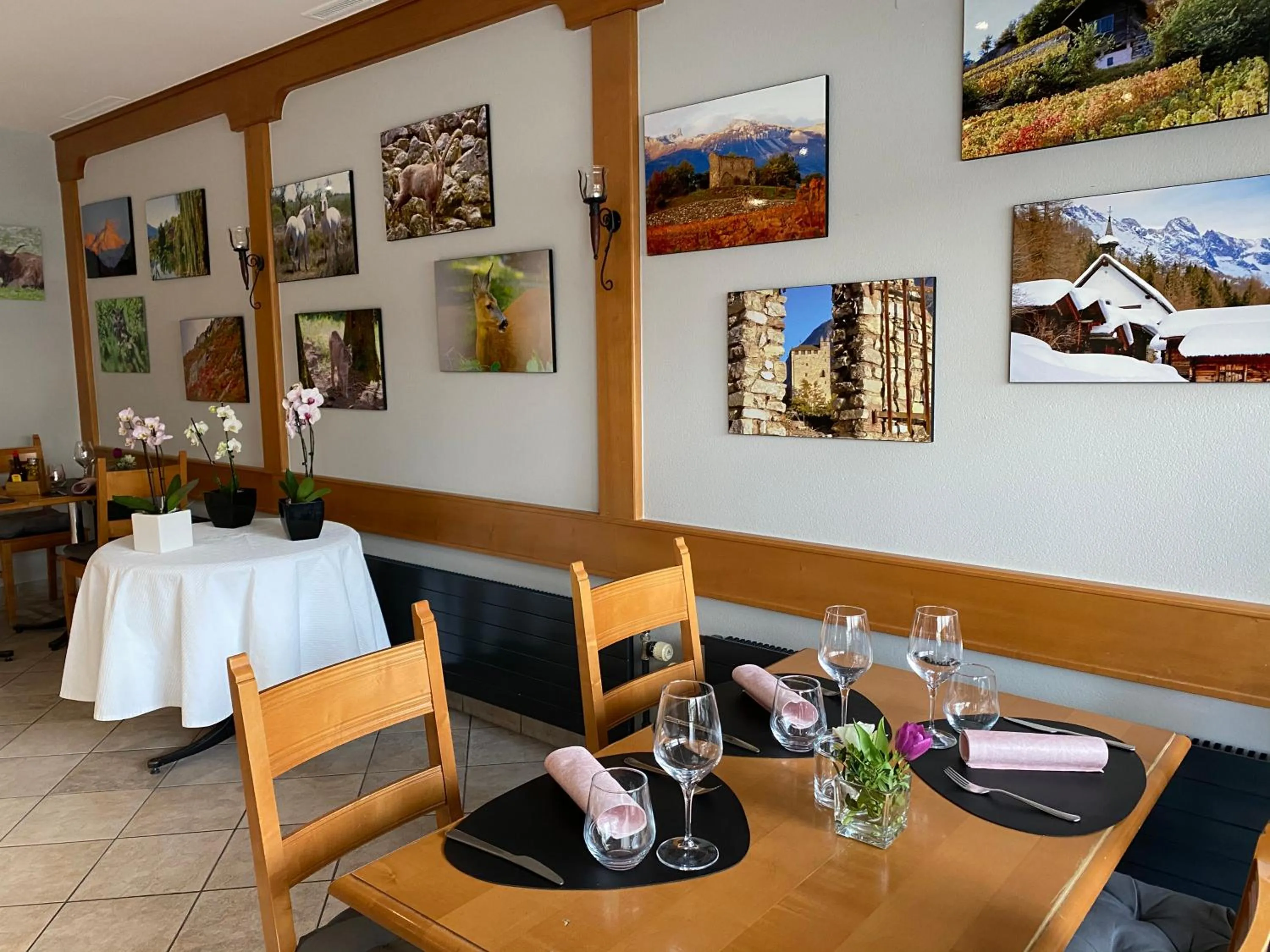 Restaurant/places to eat in Hotel Casino