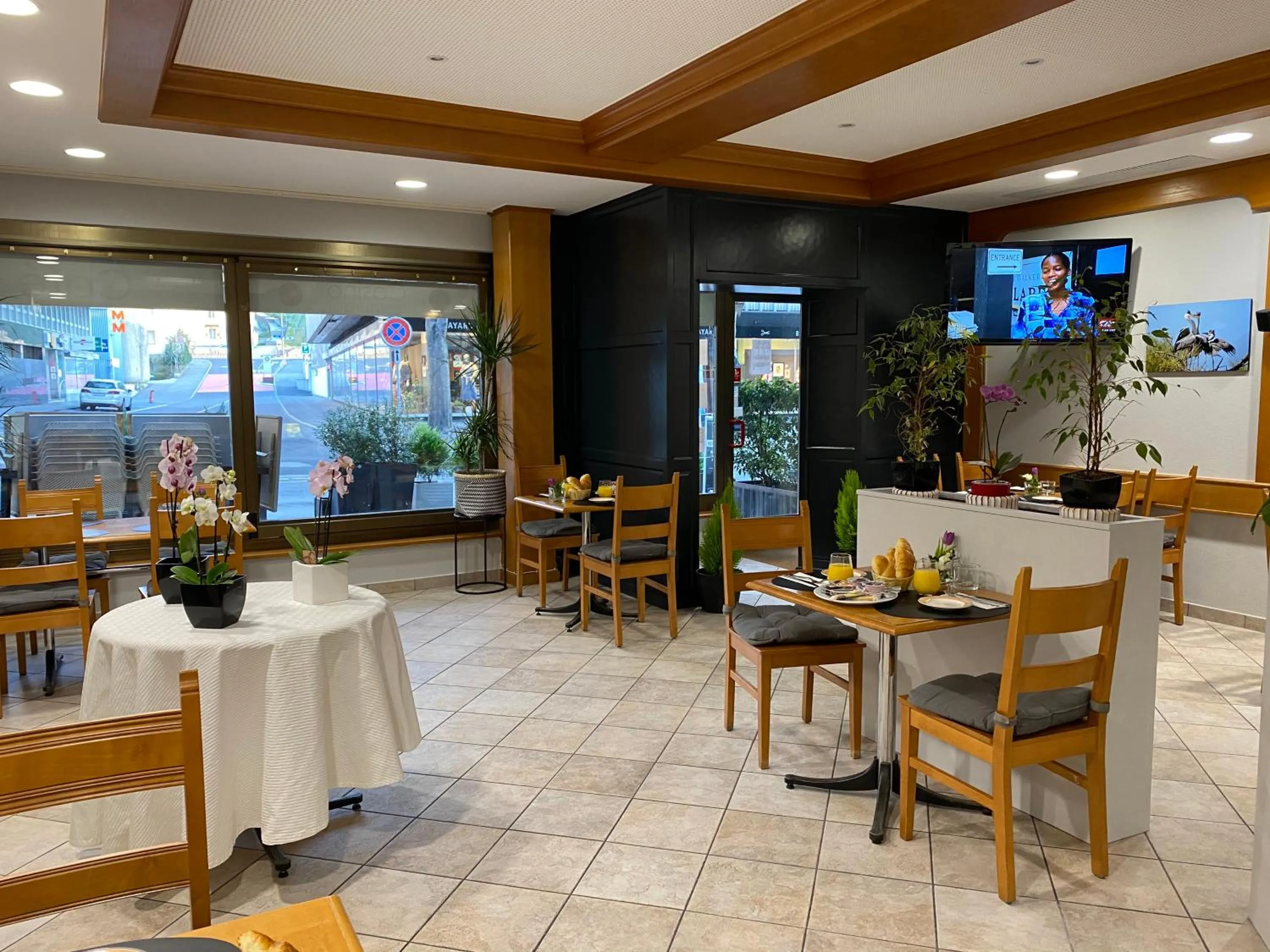 Restaurant/places to eat in Hotel Casino