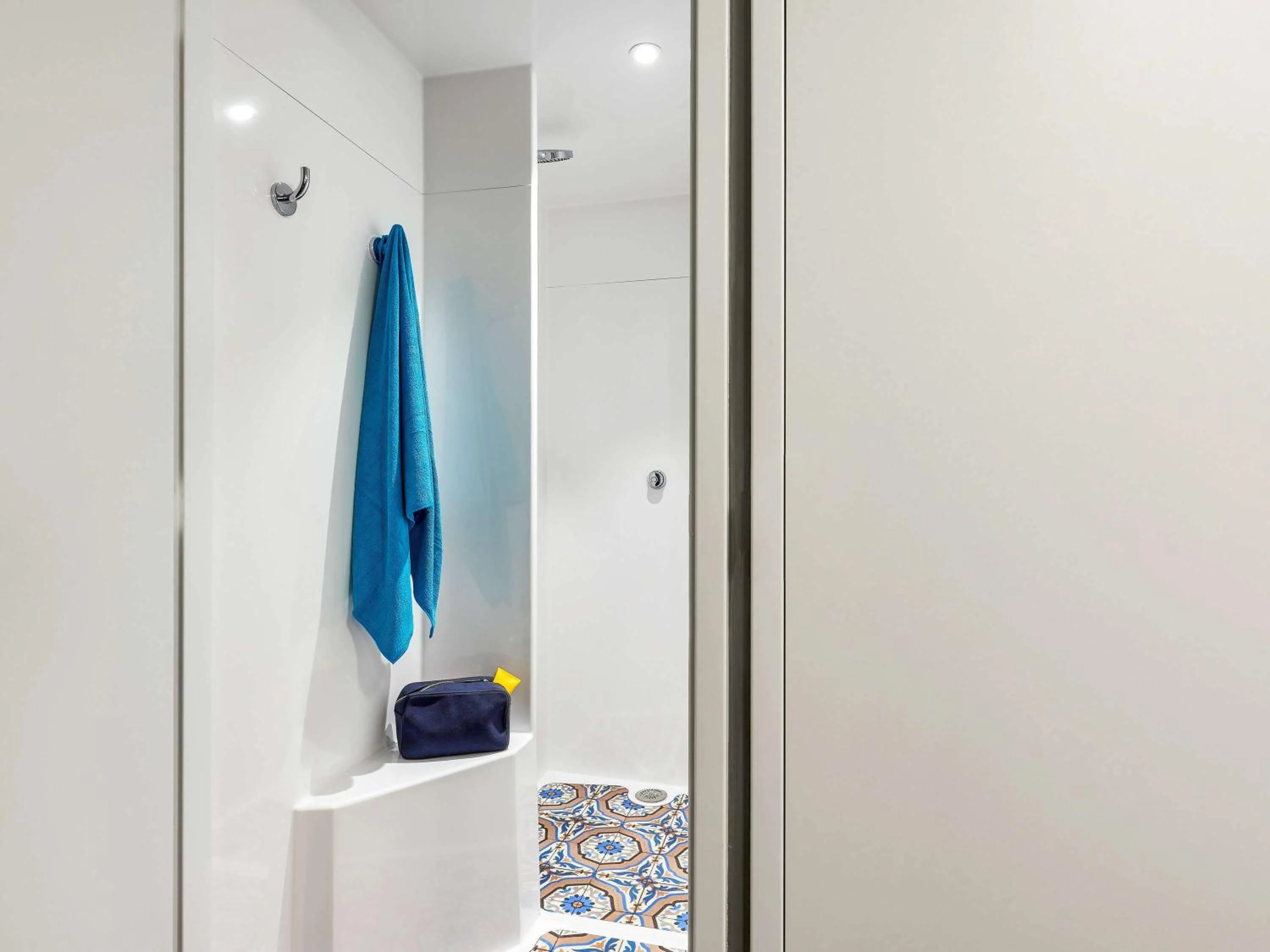 Photo of the whole room in hotelF1 Antibes Sophia Antipolis