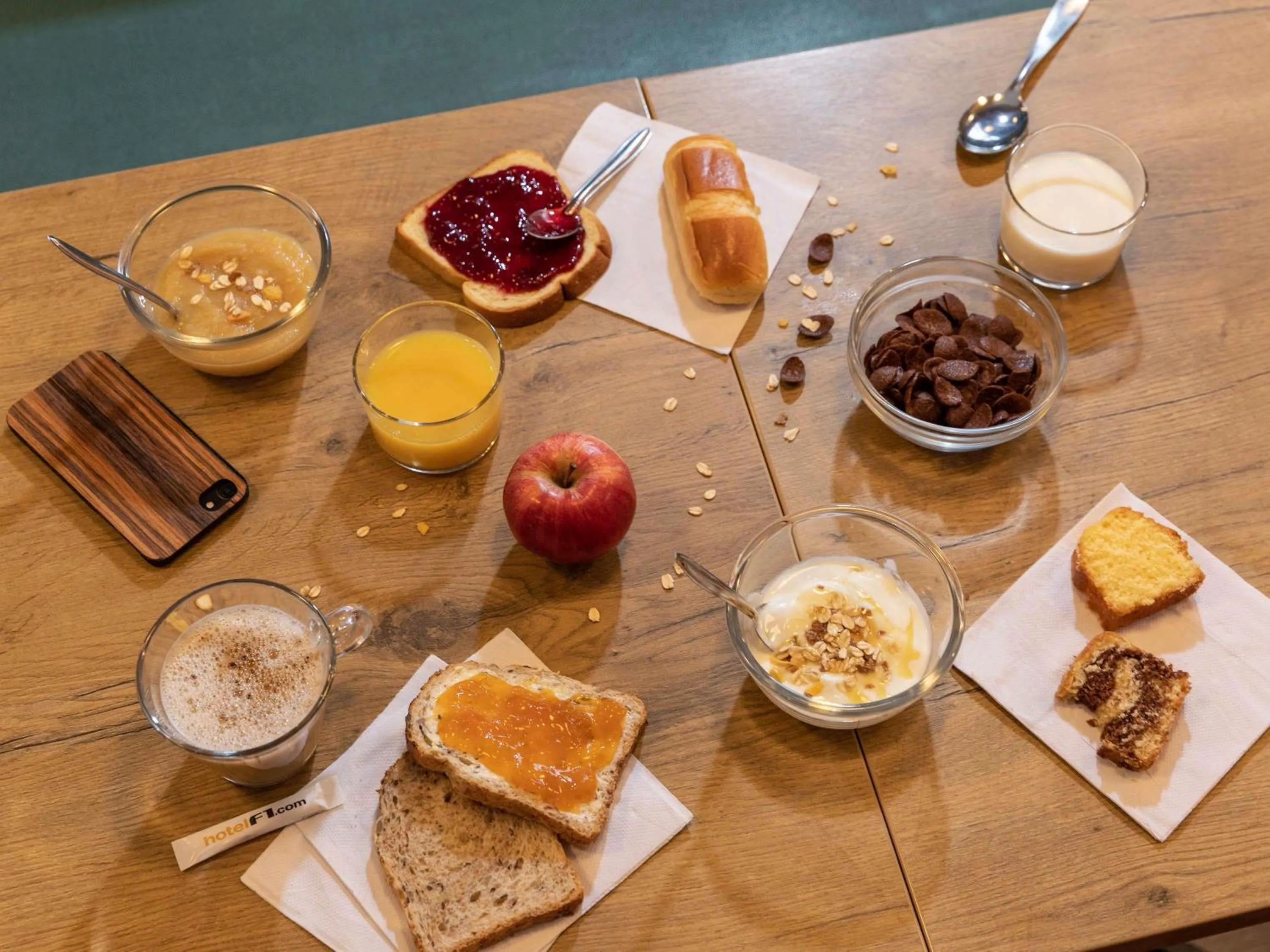 Breakfast in hotelF1 Antibes Sophia Antipolis