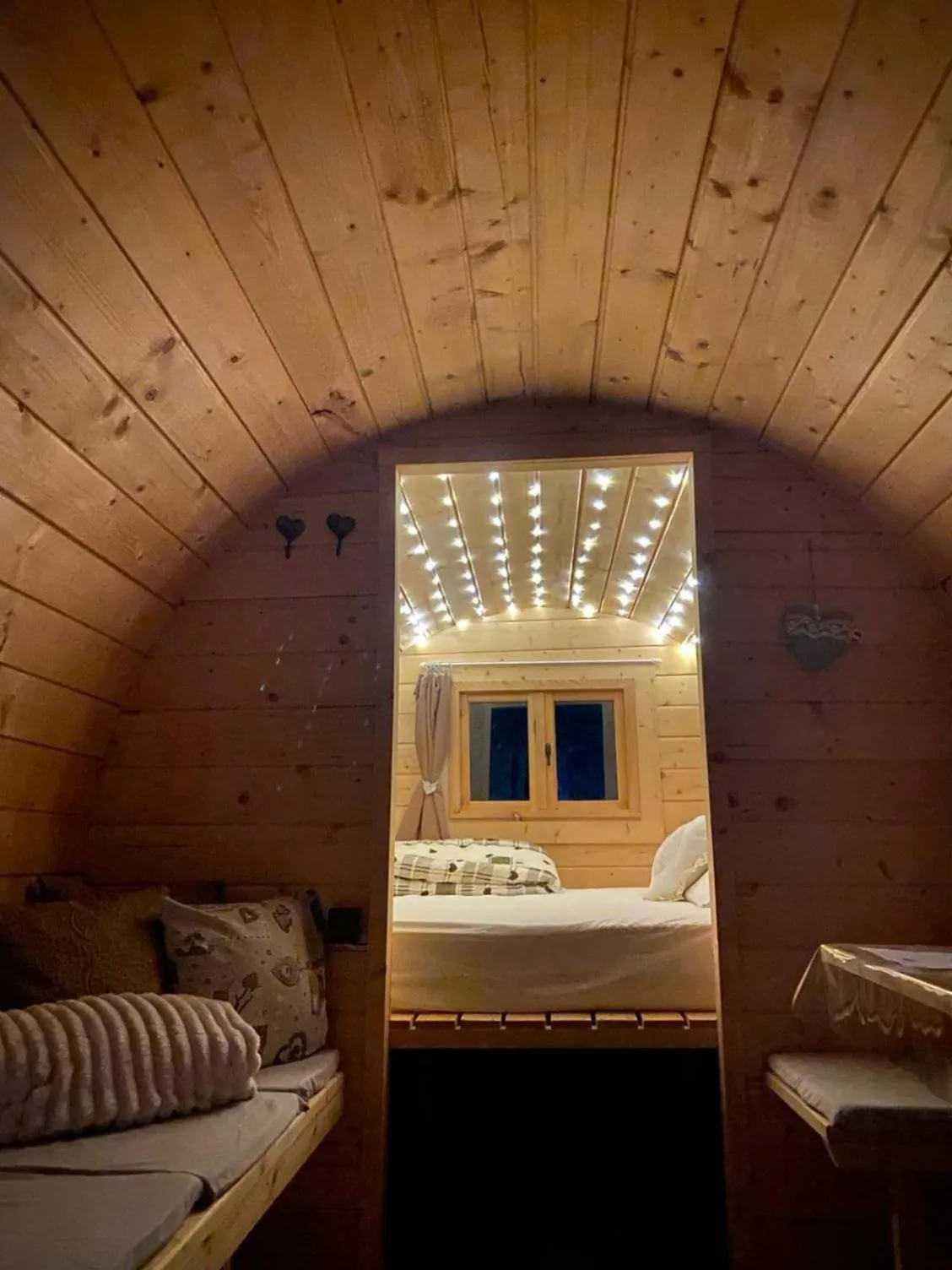 Photo of the whole room, Bed in B&B La casa dei cuori