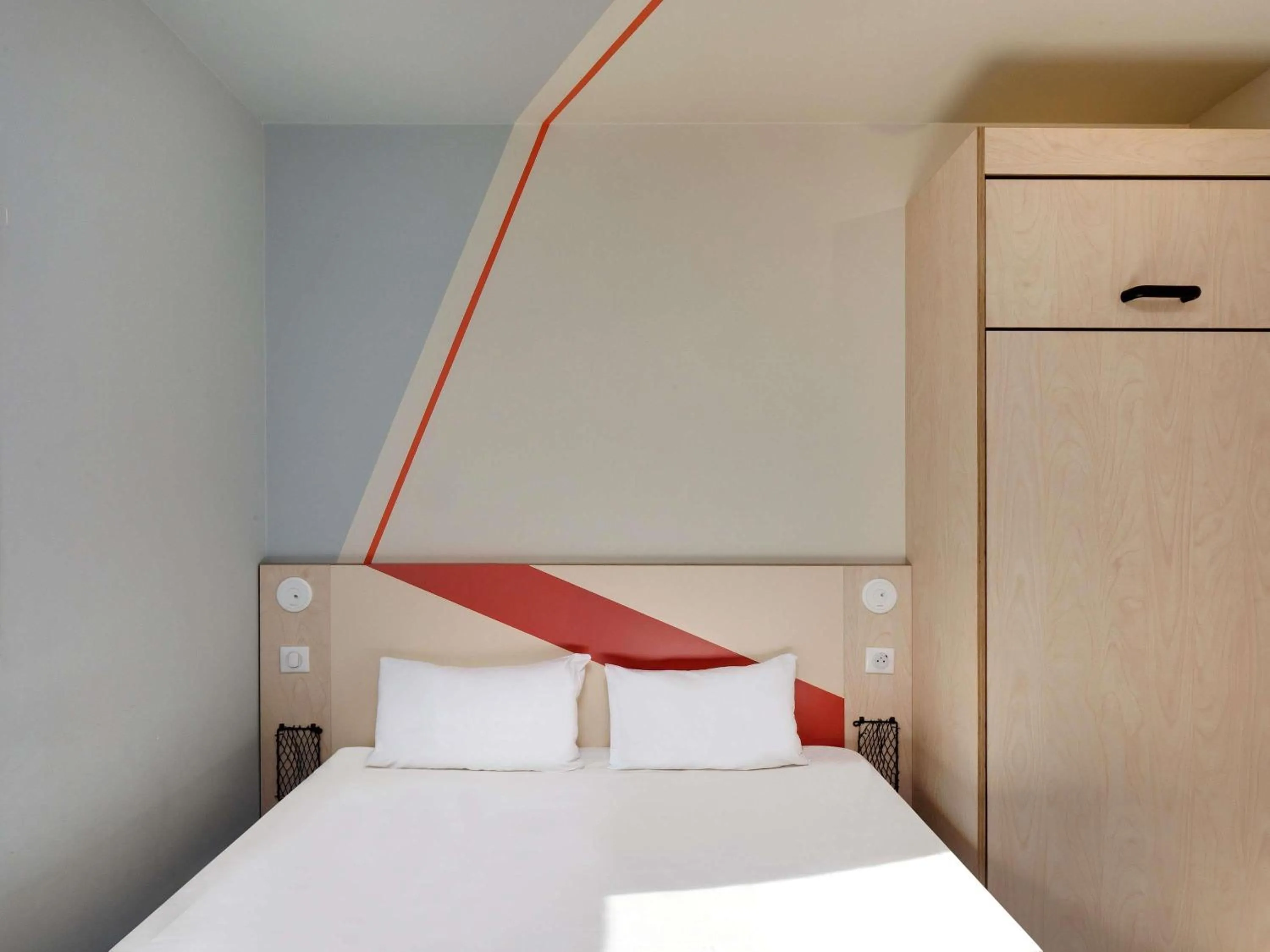 Bedroom, Bed in Hotel Ibis Budget Montpellier Centre Millenaire -