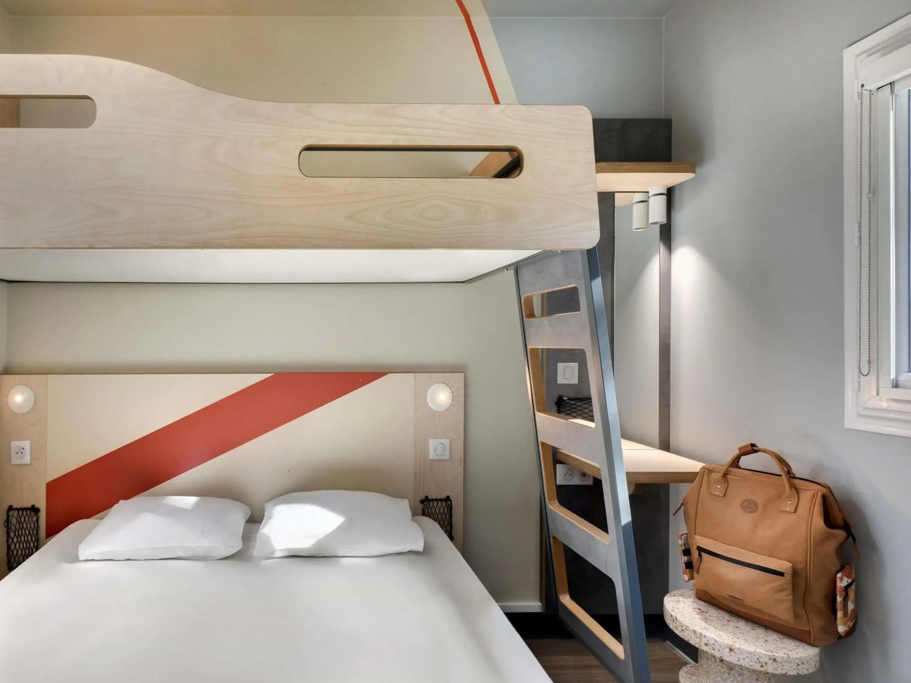 Triple Room with Double bed and Single Bed in Hotel Ibis Budget Montpellier Centre Millenaire - Triple Room with Double bed and Single Bed in Hotel Ibis Budget Montpellier Centre Millenaire -