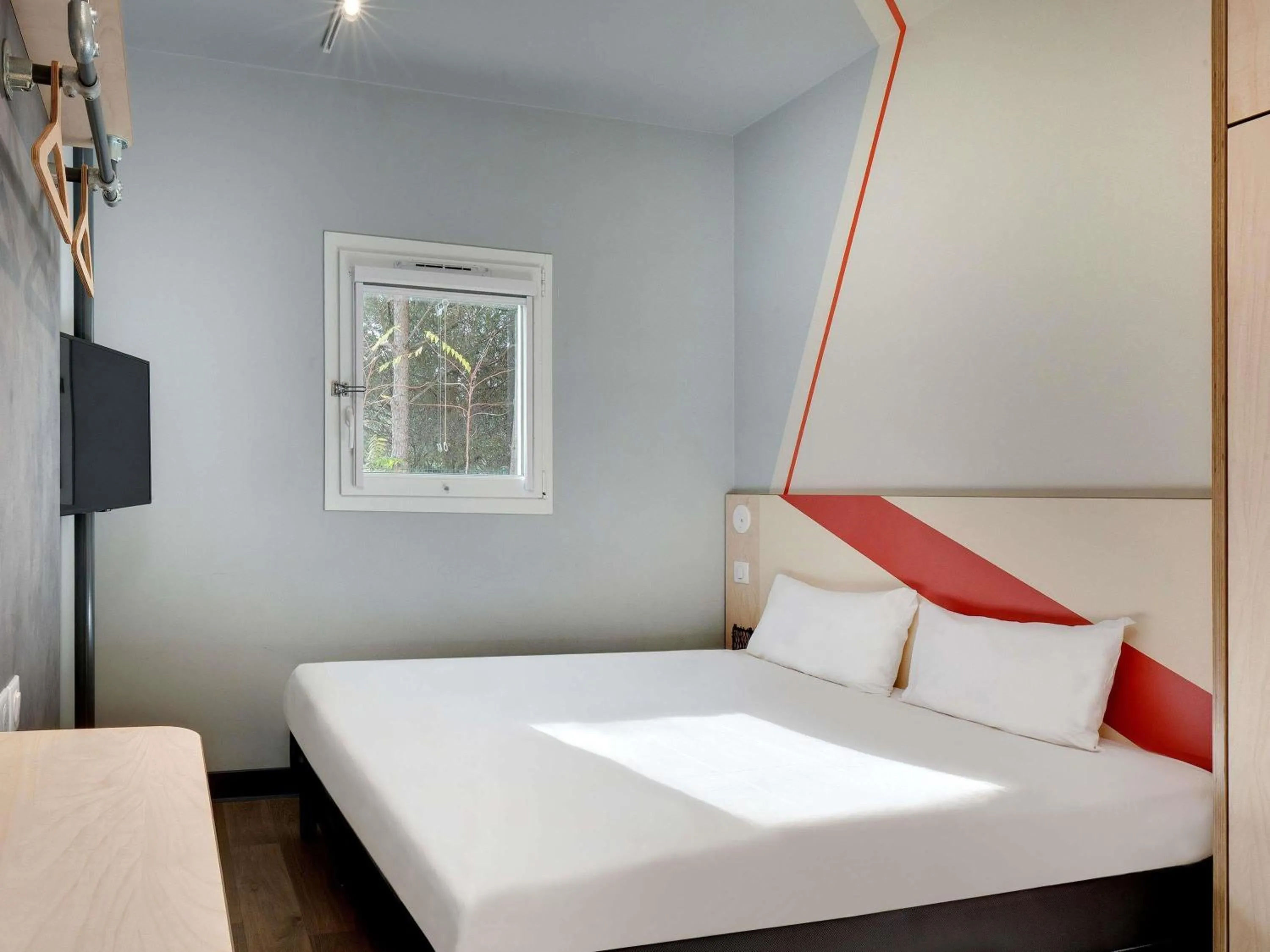 Bedroom, Bed in Hotel Ibis Budget Montpellier Centre Millenaire -