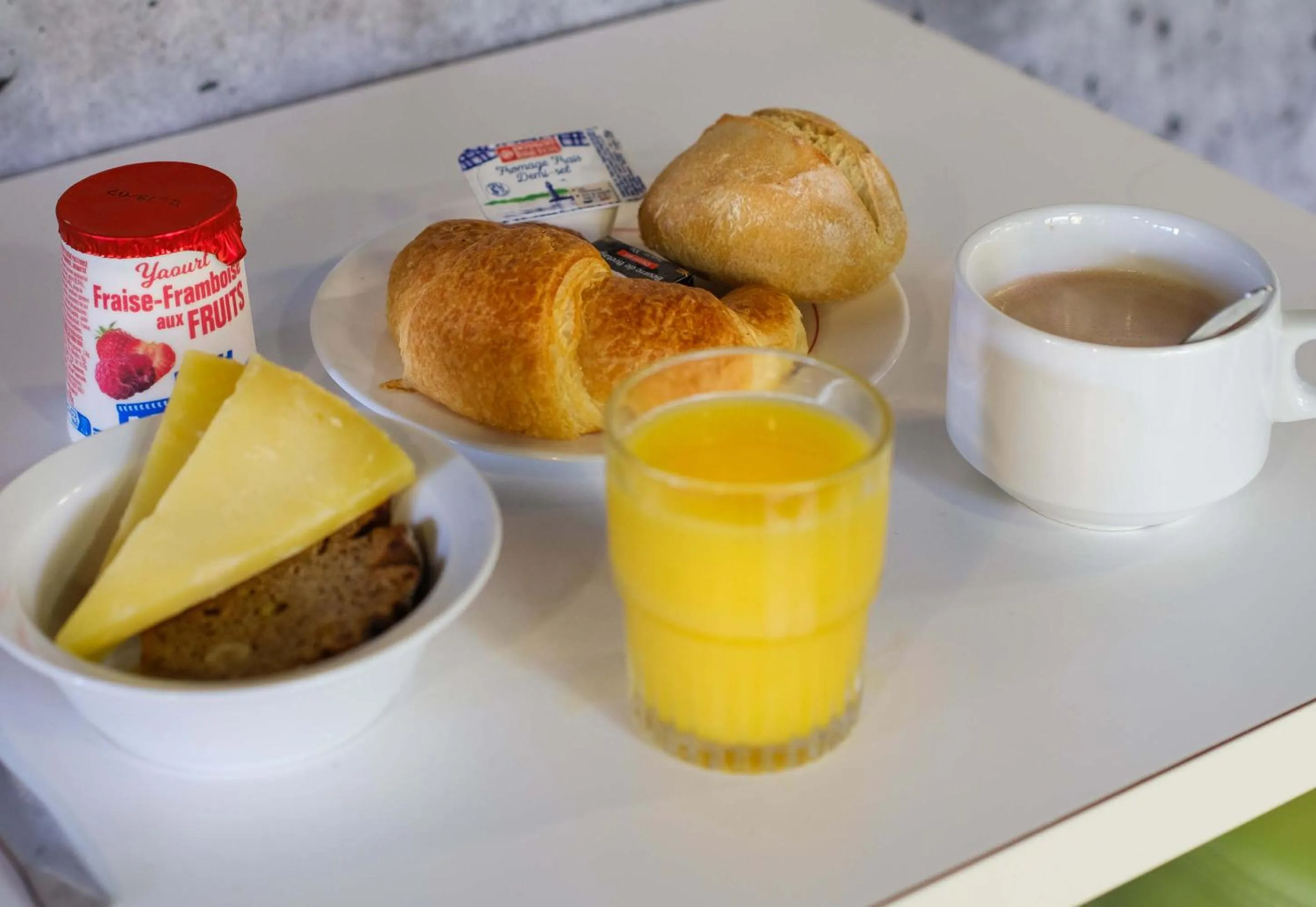 Breakfast in B&B HOTEL Cannes Mouans Sartoux