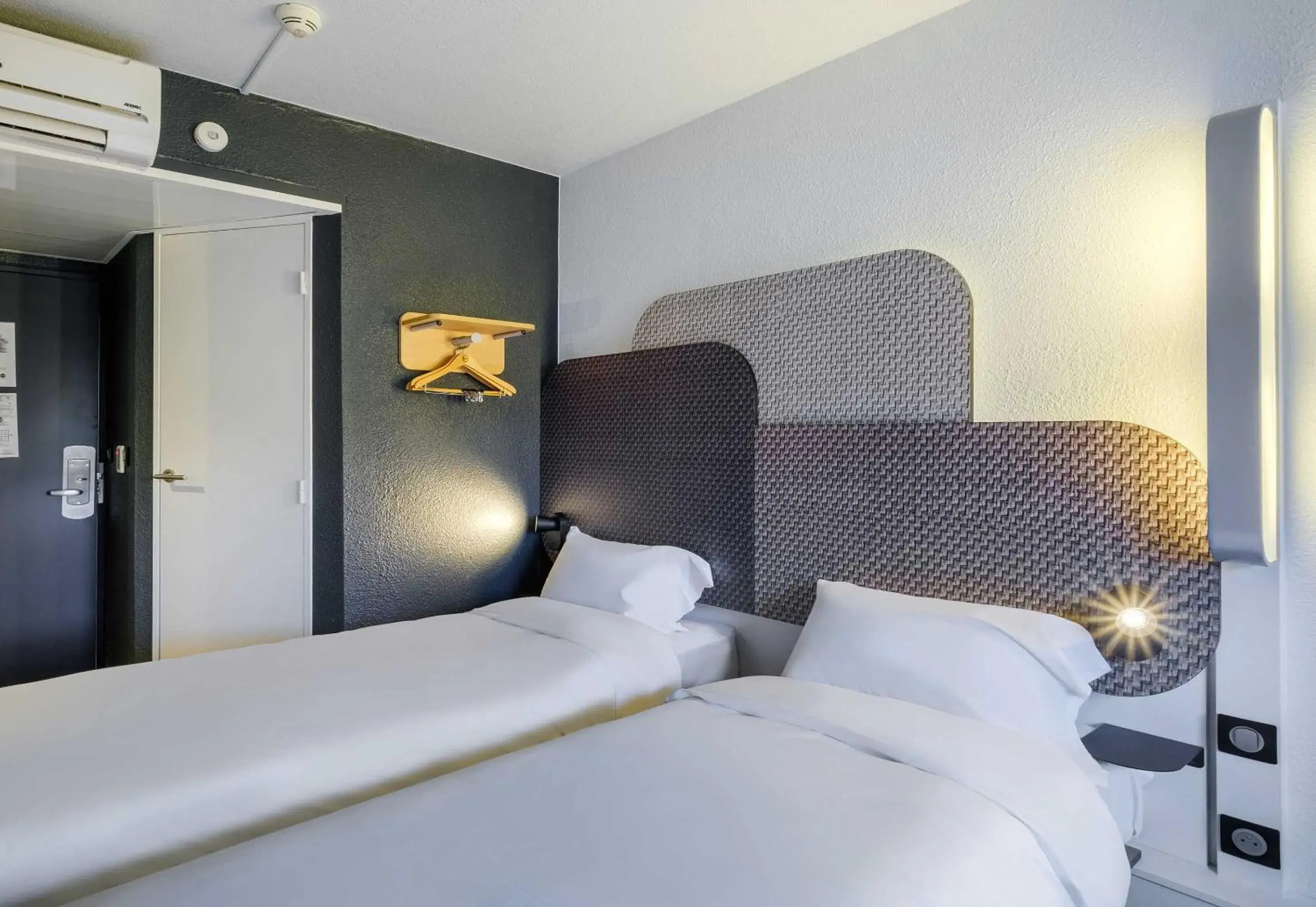 Twin Room in B&B HOTEL Cannes Mouans Sartoux Twin Room in B&B HOTEL Cannes Mouans Sartoux