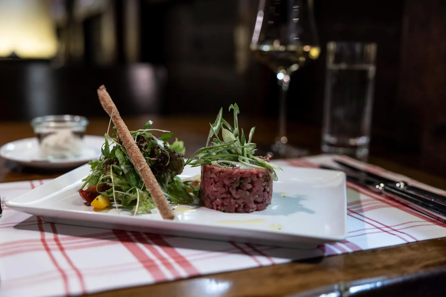 Restaurant/places to eat in Swiss-Chalet Merlischachen - Historik Chalet-Hotel Lodge