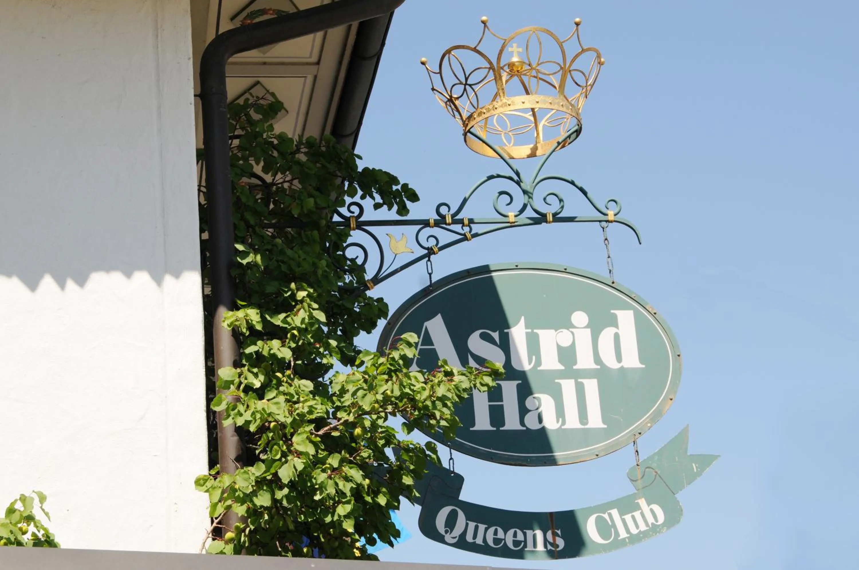Facade/entrance in Swiss-Chalet Merlischachen - Historik Chalet-Hotel Lodge