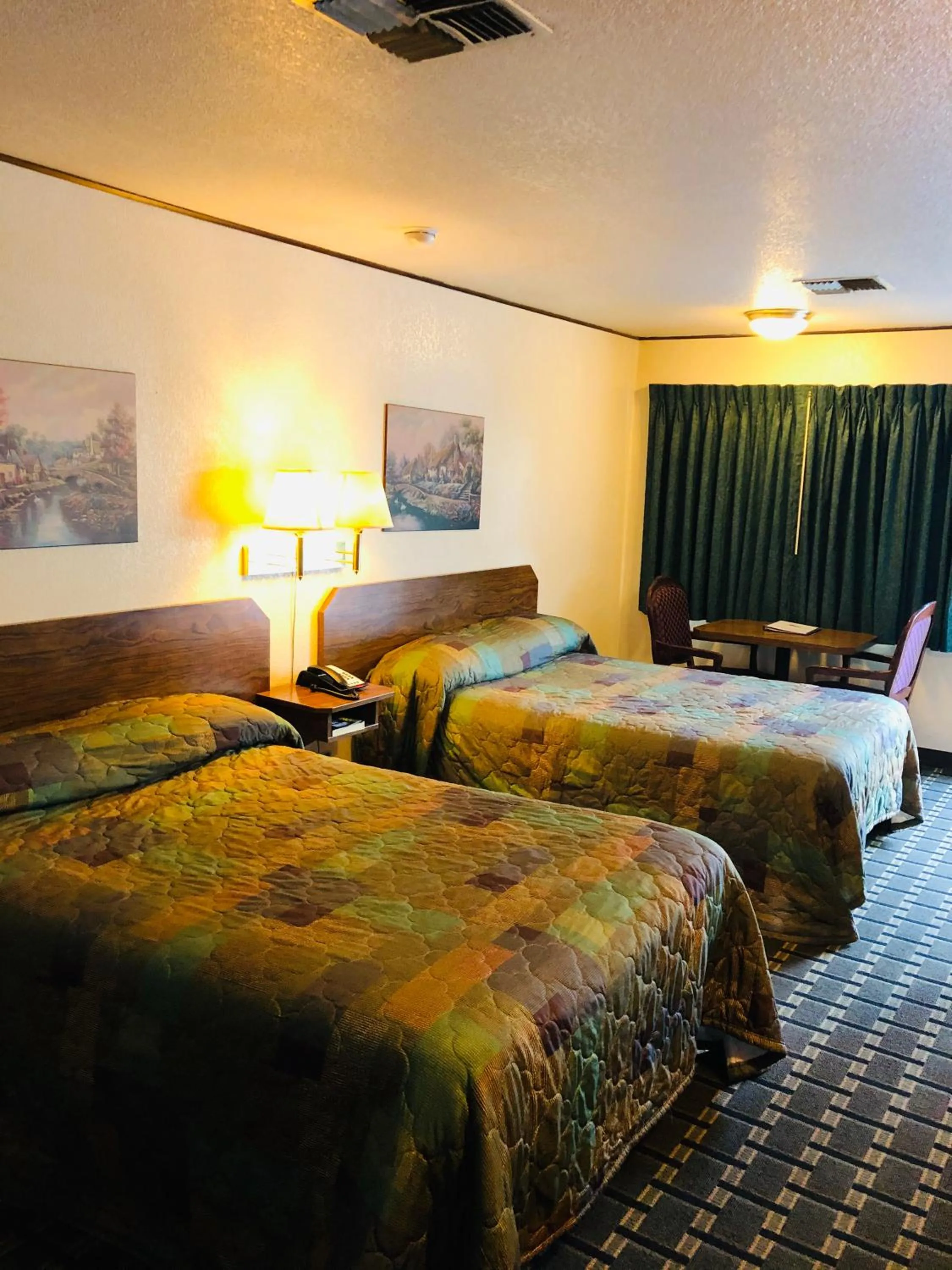 Bed in Motel Garberville