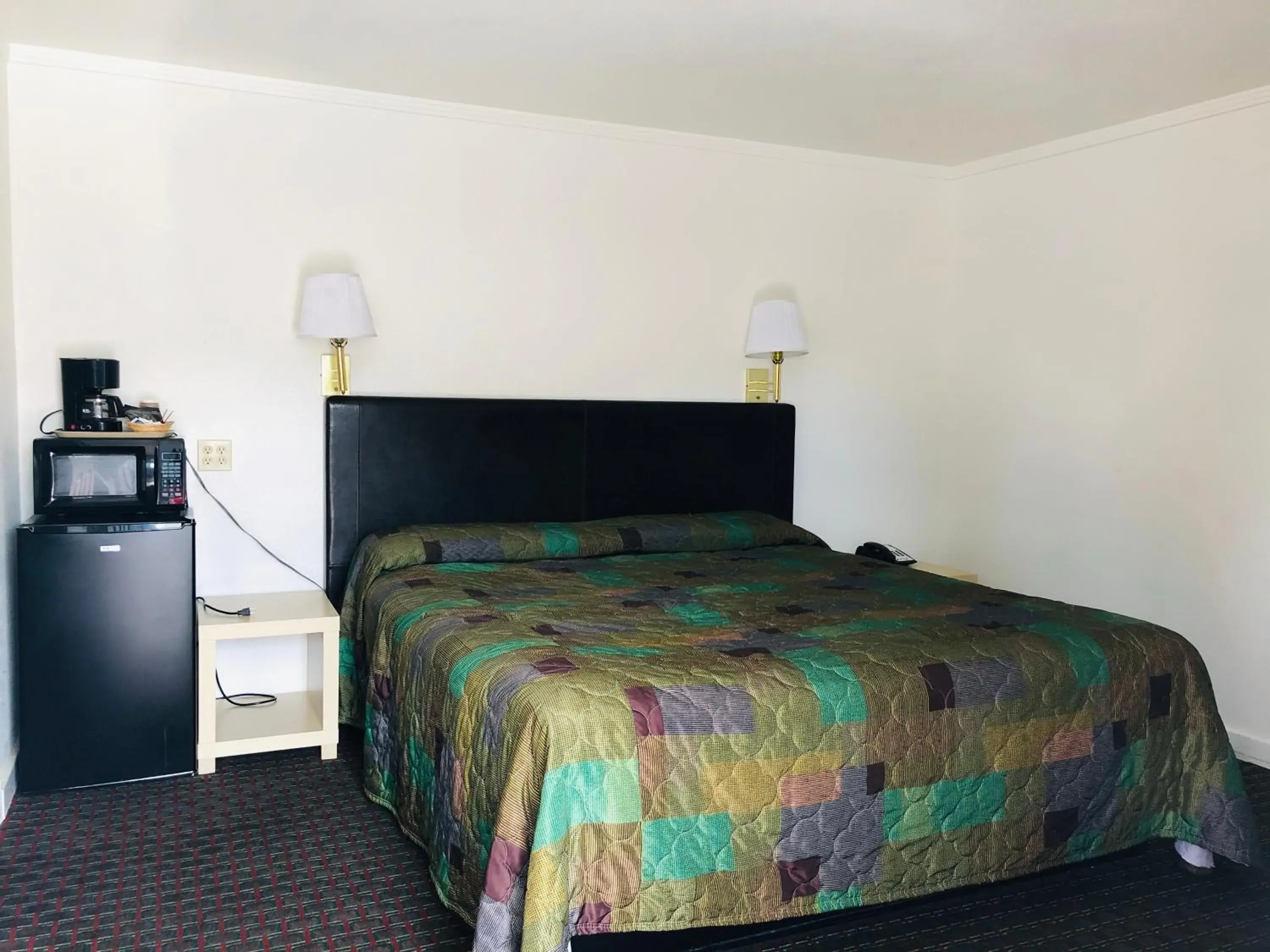 Bed in Motel Garberville Bed in Motel Garberville