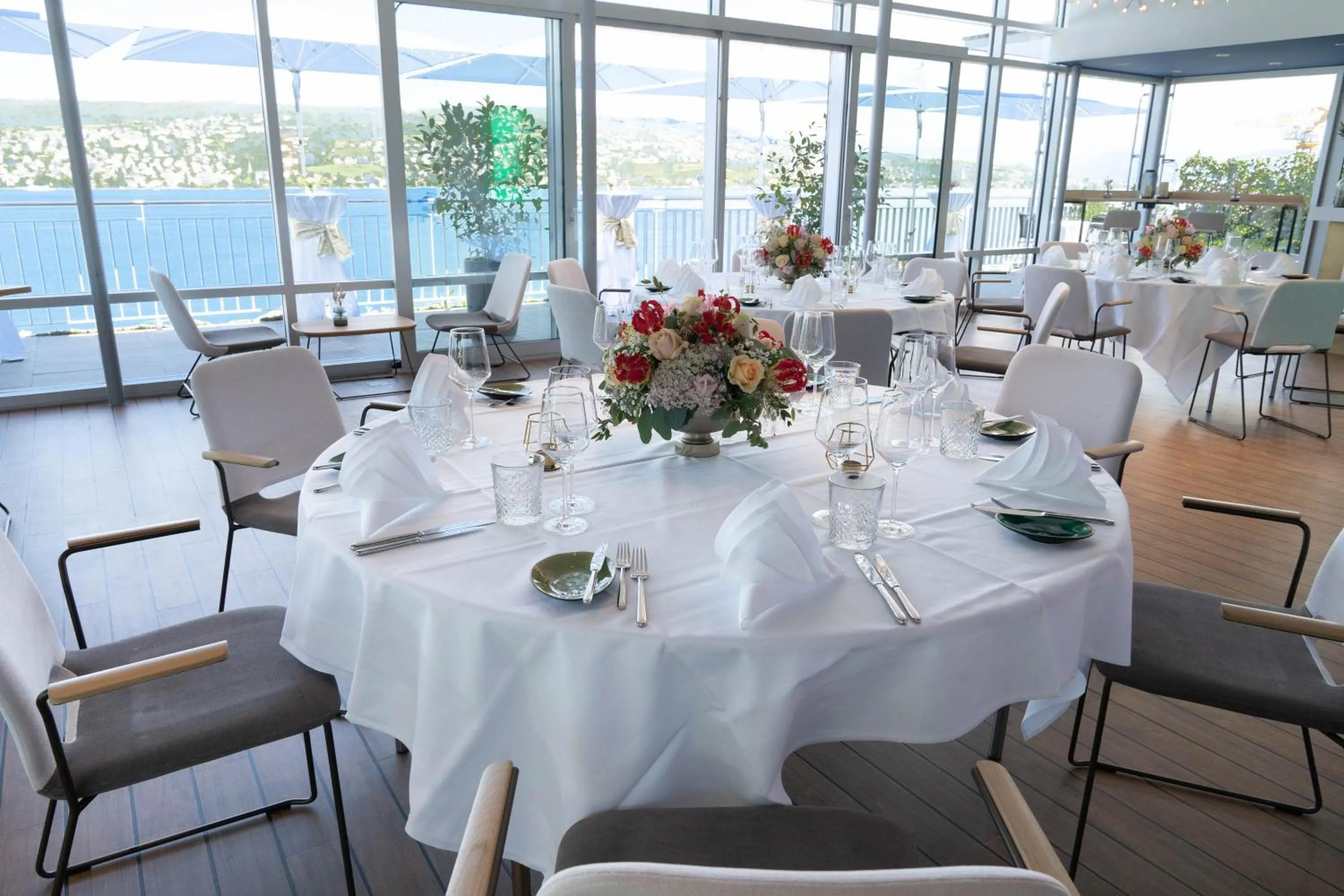 Restaurant/places to eat in Sedartis Swiss Quality Hotel