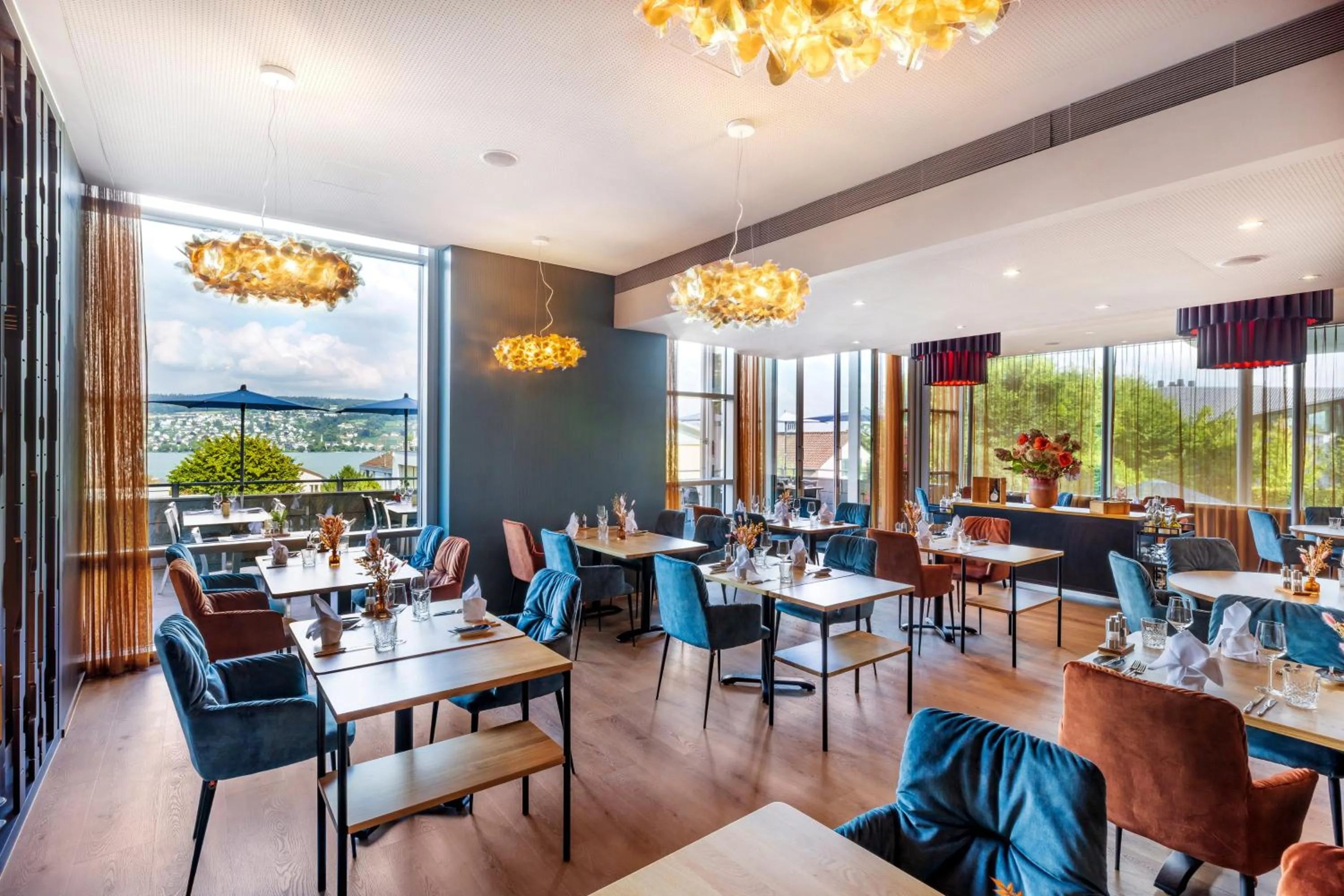 Restaurant/places to eat in Sedartis Swiss Quality Hotel