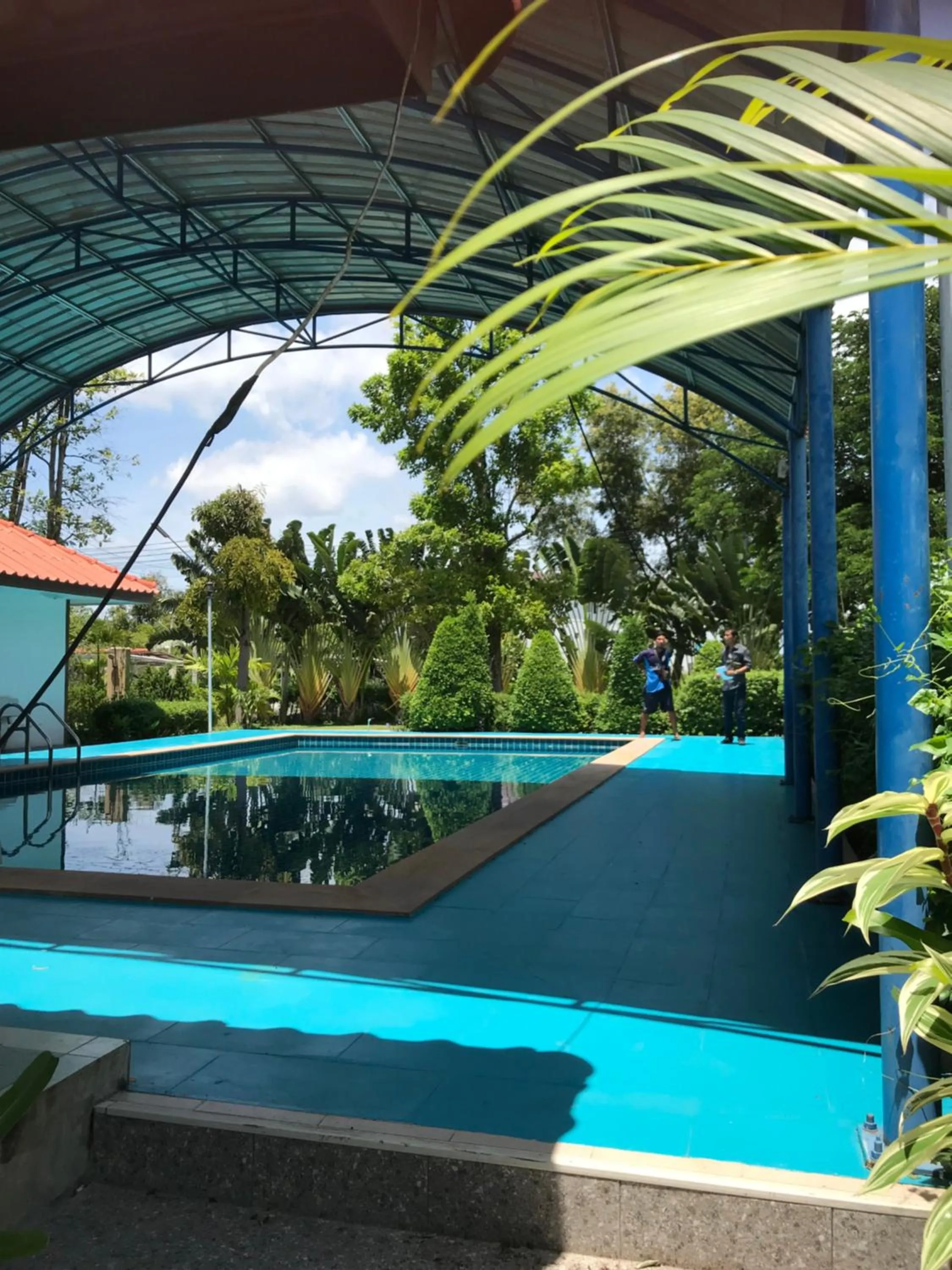 Swimming pool in Sripiamsuk Resort Bangkok