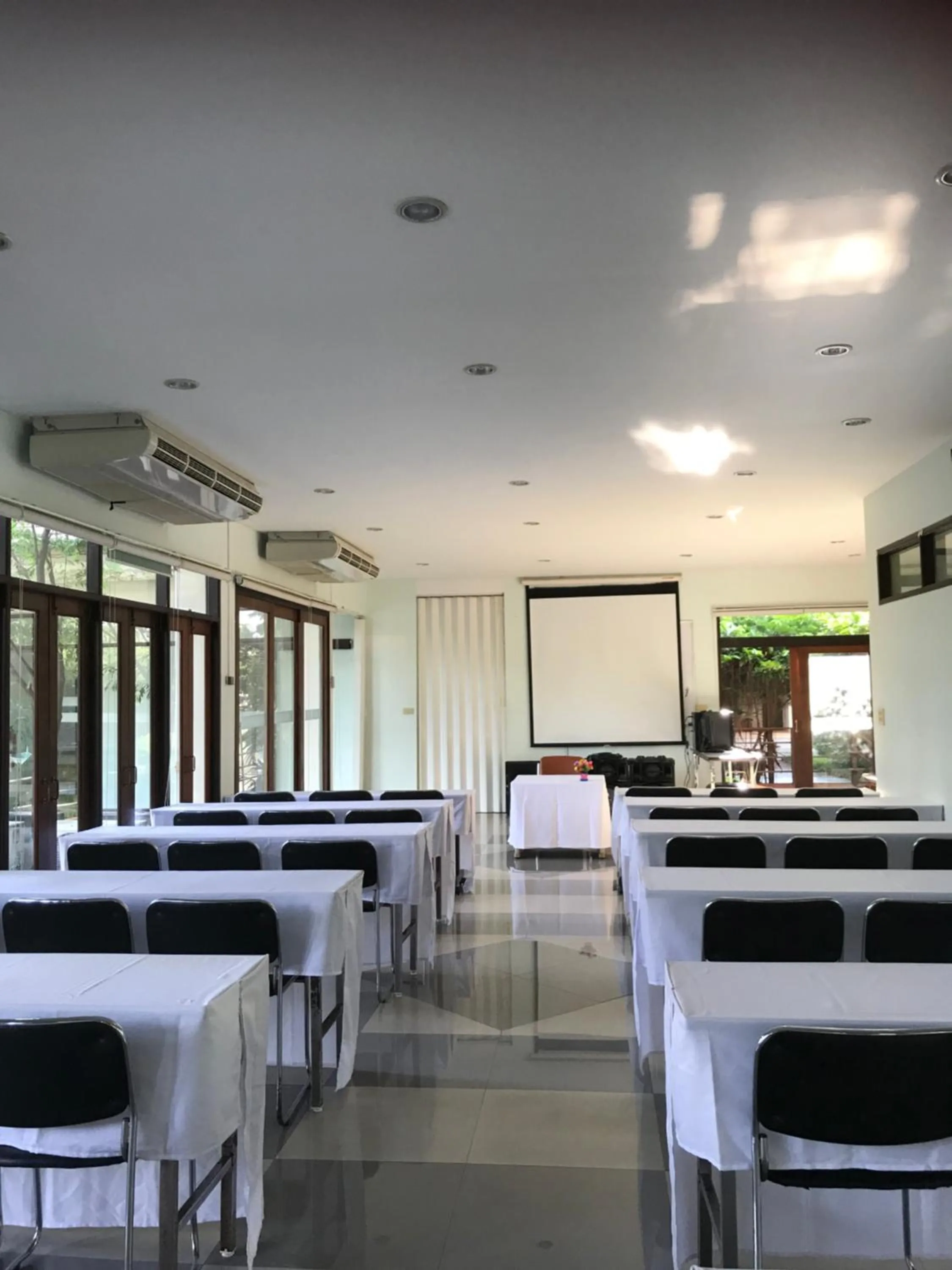 Meeting/conference room in Sripiamsuk Resort Bangkok