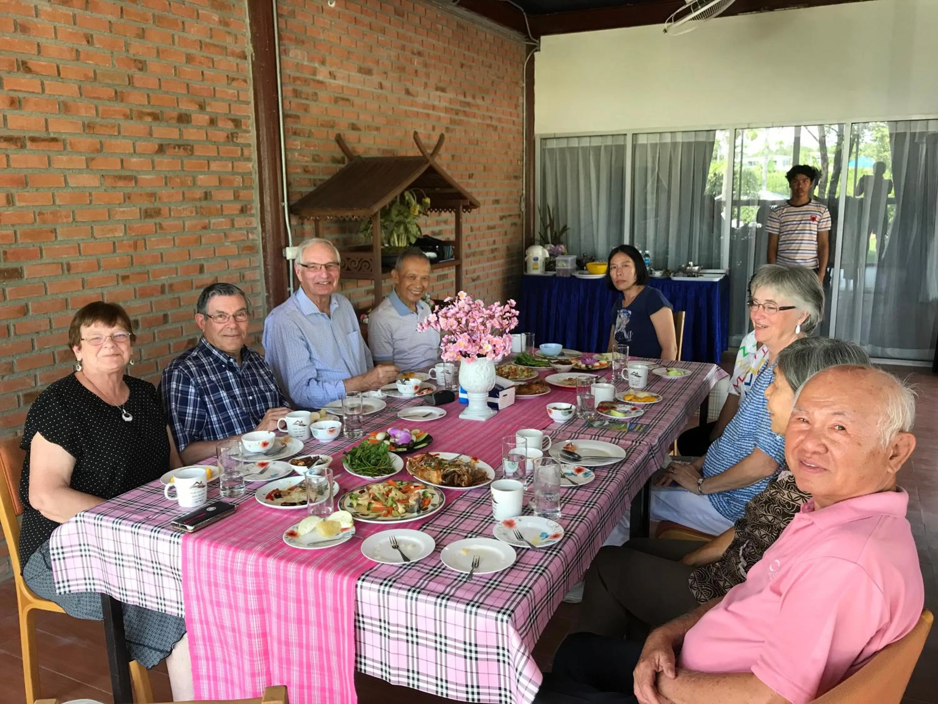 Restaurant/places to eat in Sripiamsuk Resort Bangkok