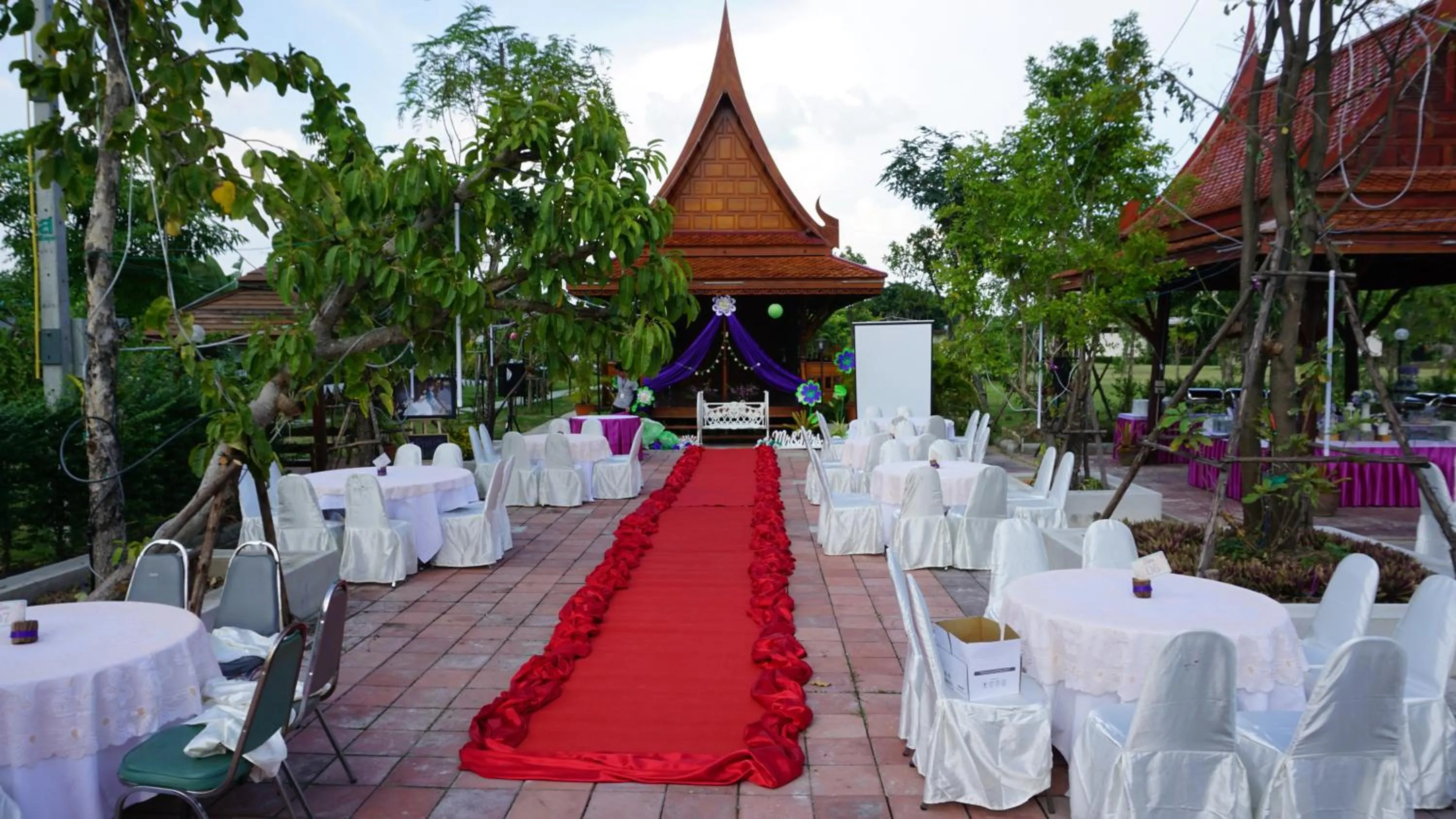 wedding in Sripiamsuk Resort Bangkok