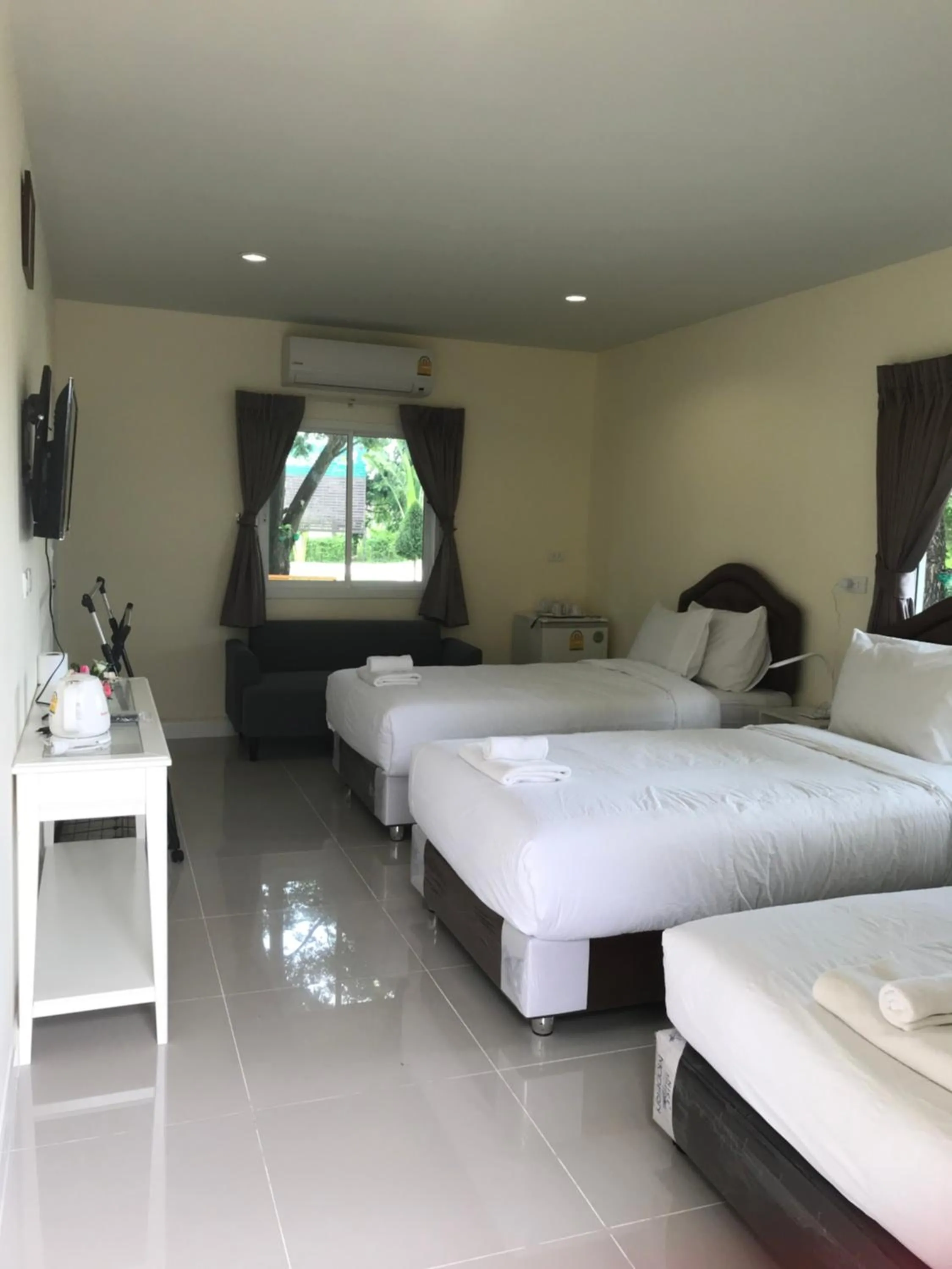 Bedroom, Bed in Sripiamsuk Resort Bangkok