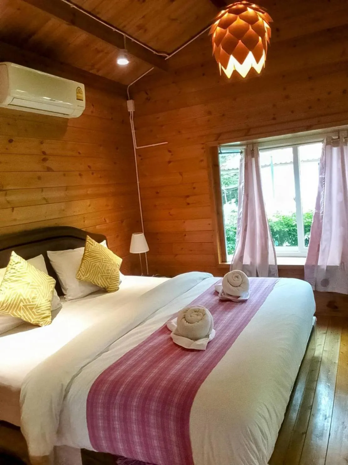 Bed in Sripiamsuk Resort Bangkok