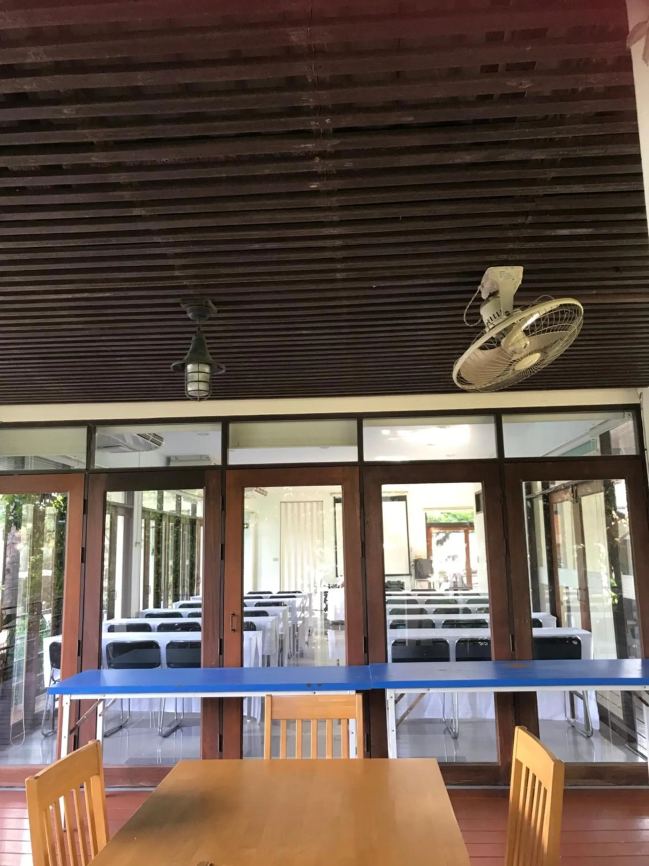 Seating area in Sripiamsuk Resort Bangkok