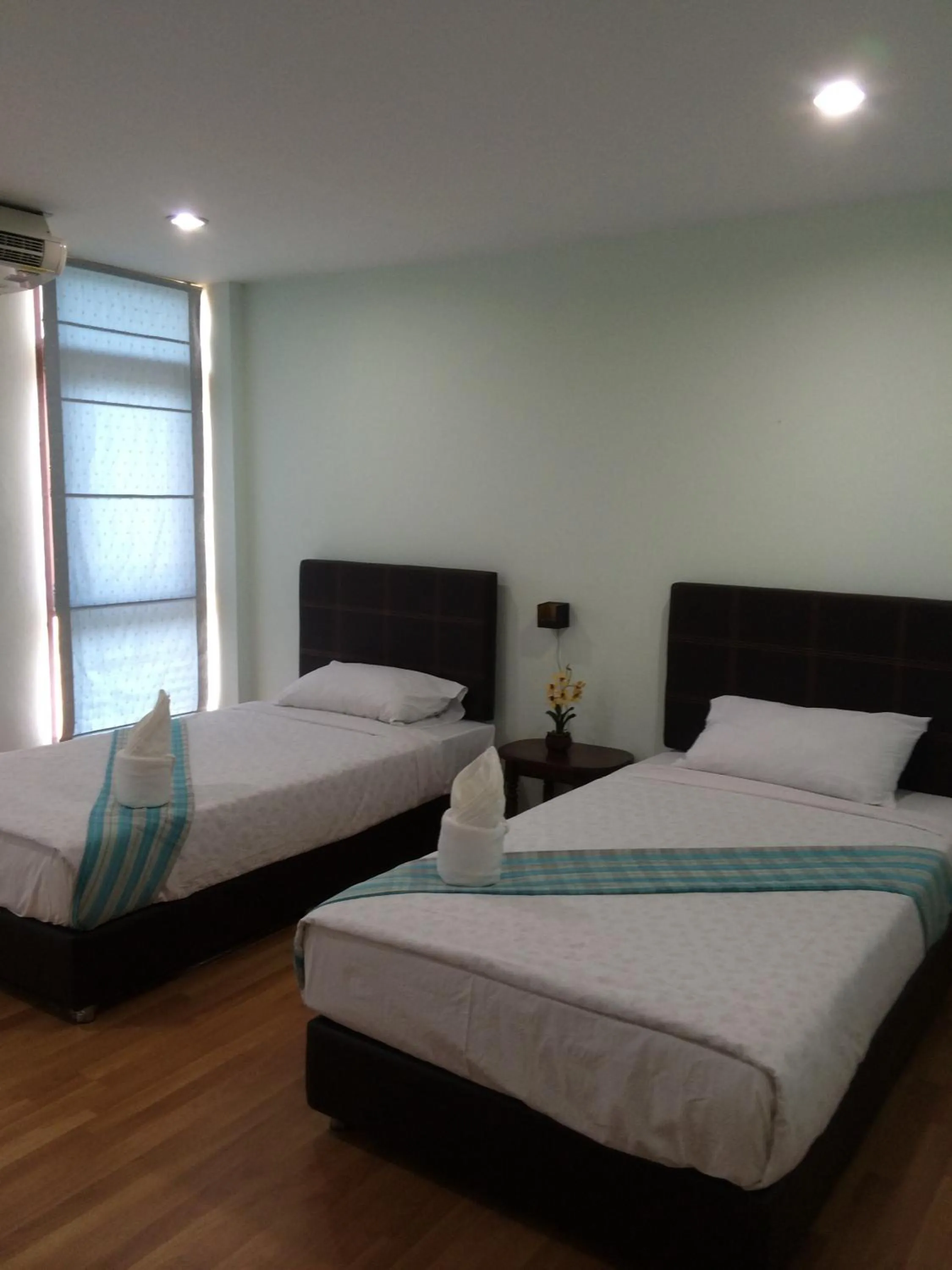 Property building, Bed in Sripiamsuk Resort Bangkok