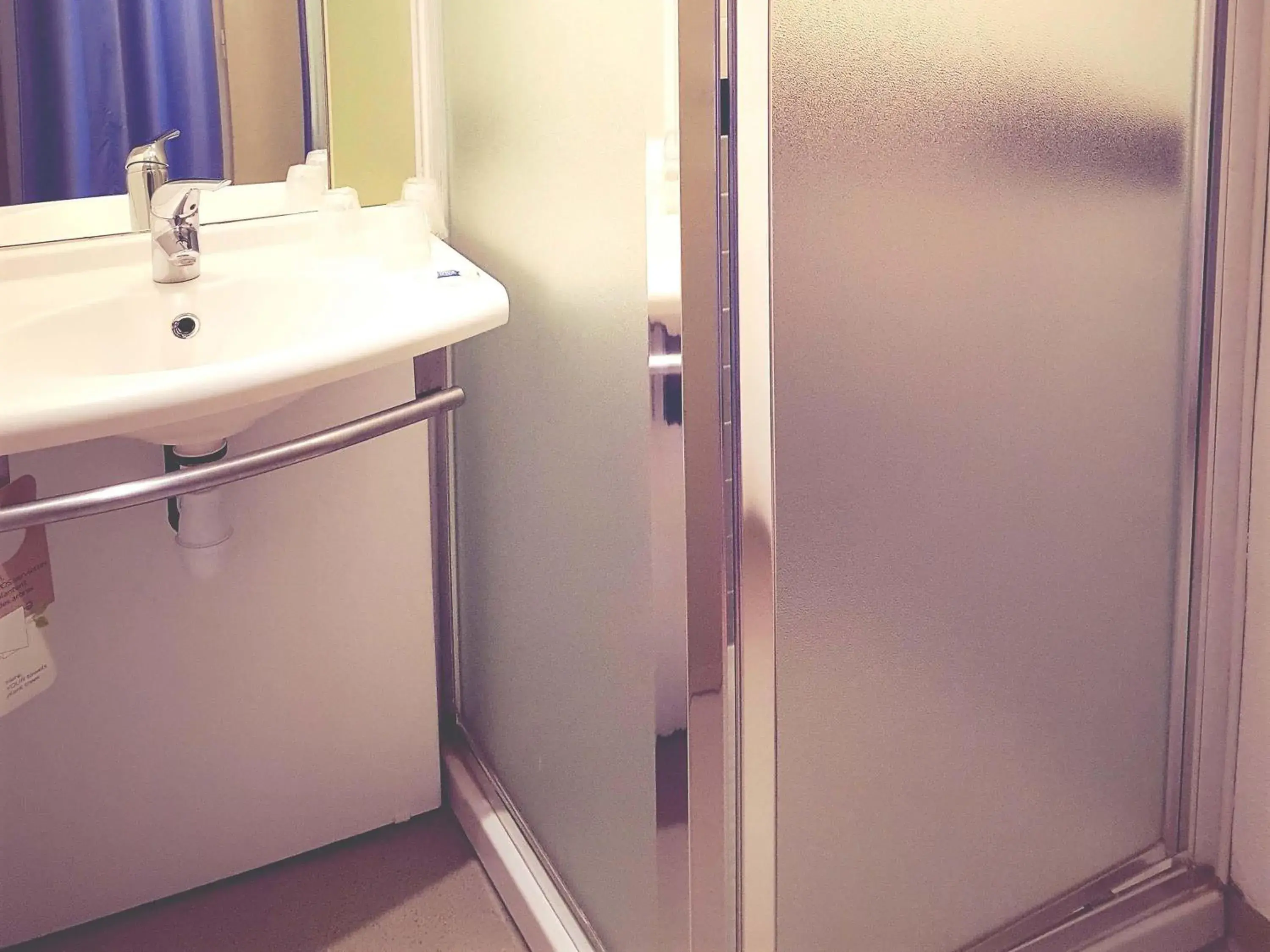 Bedroom in ibis Budget Arles Palais Des Congres Bedroom in ibis Budget Arles Palais Des Congres