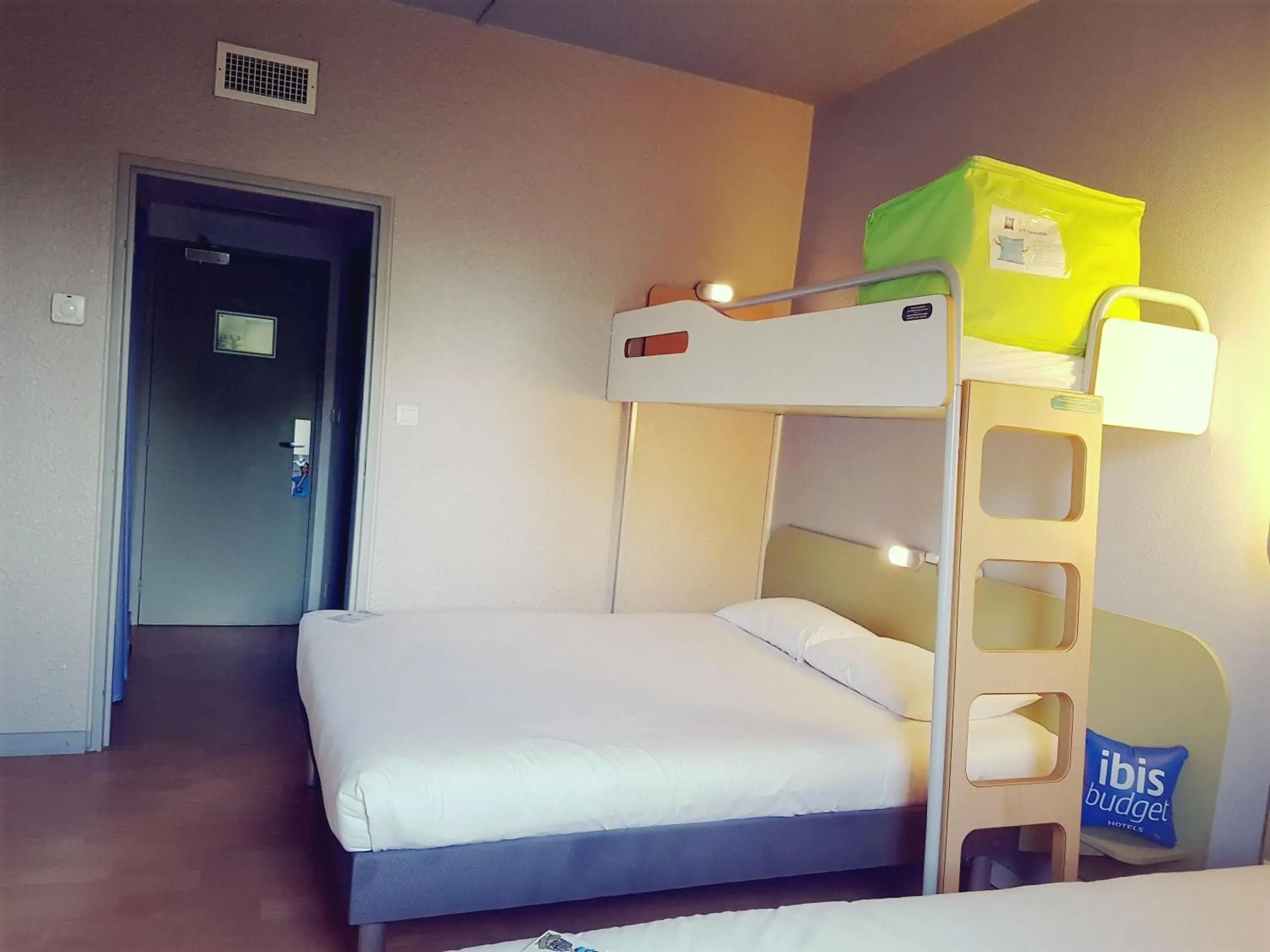 Bedroom, Bed in ibis Budget Arles Palais Des Congres Bedroom, Bed in ibis Budget Arles Palais Des Congres