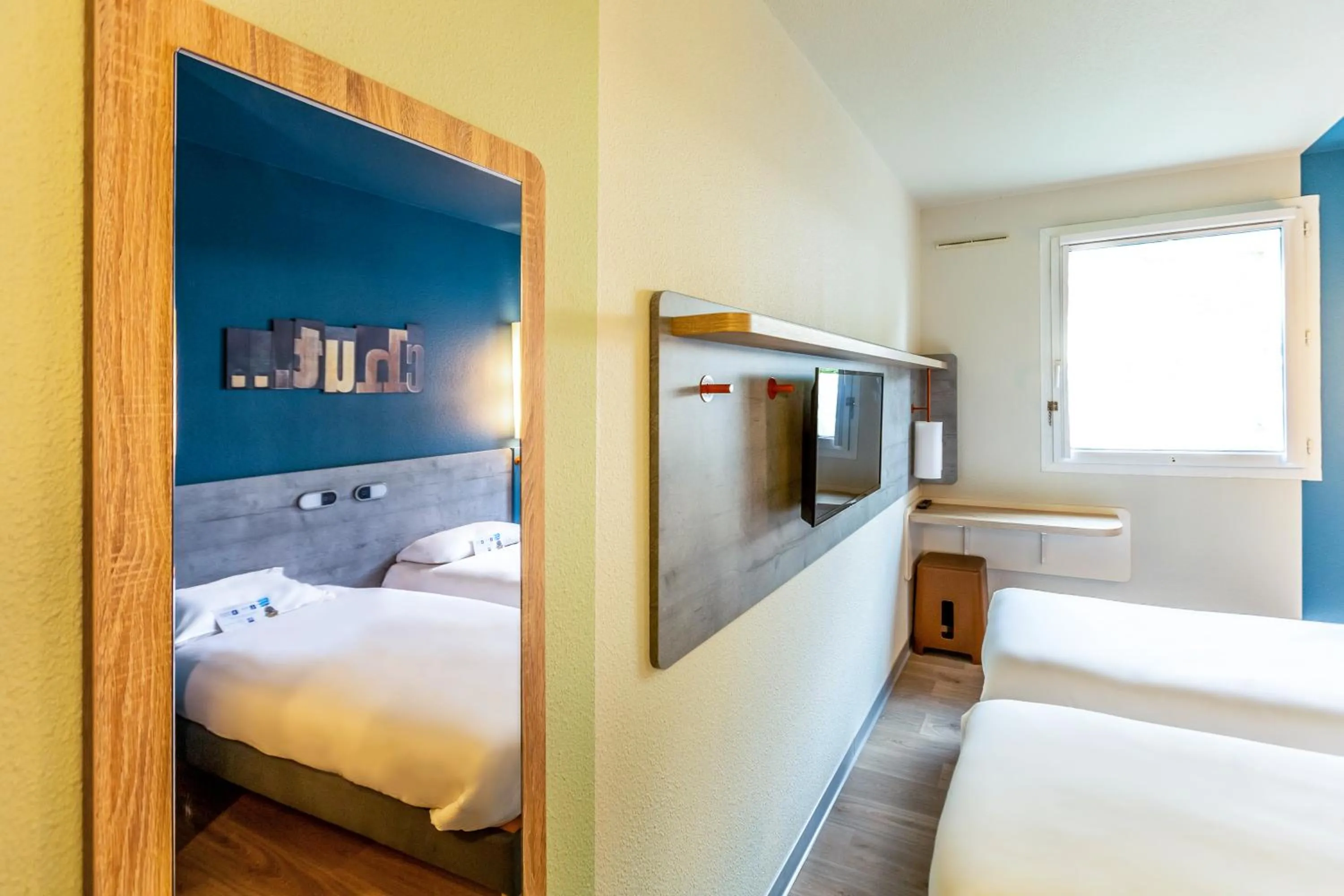 TV and multimedia, Bed in ibis budget Pertuis Portes du Luberon