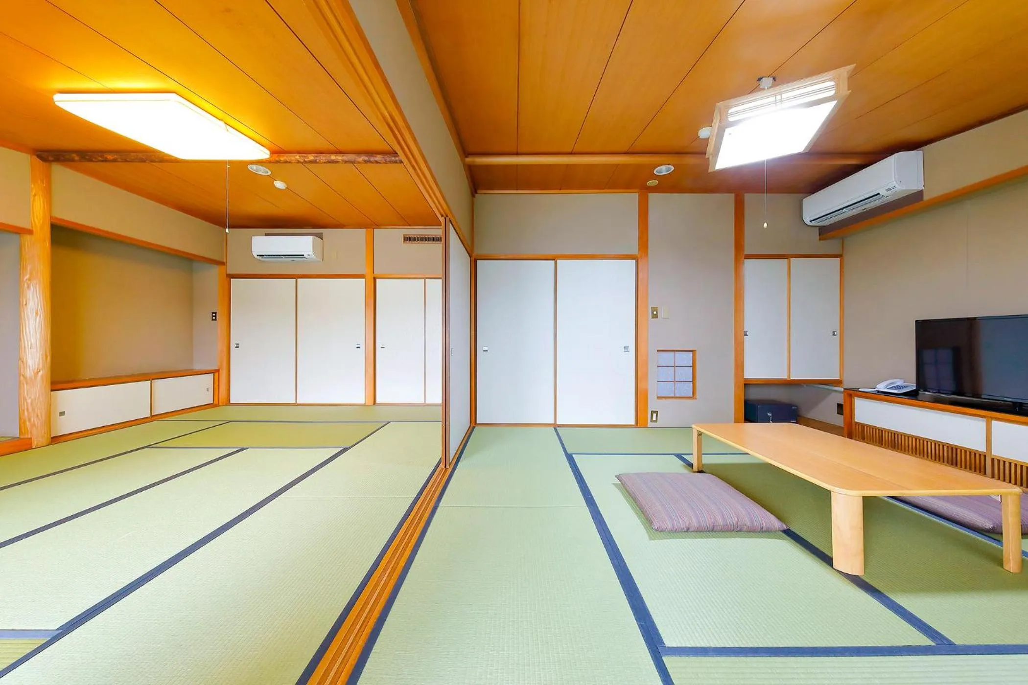 Photo of the whole room in Ooedo Onsen Monogatari Nanki Kushimoto