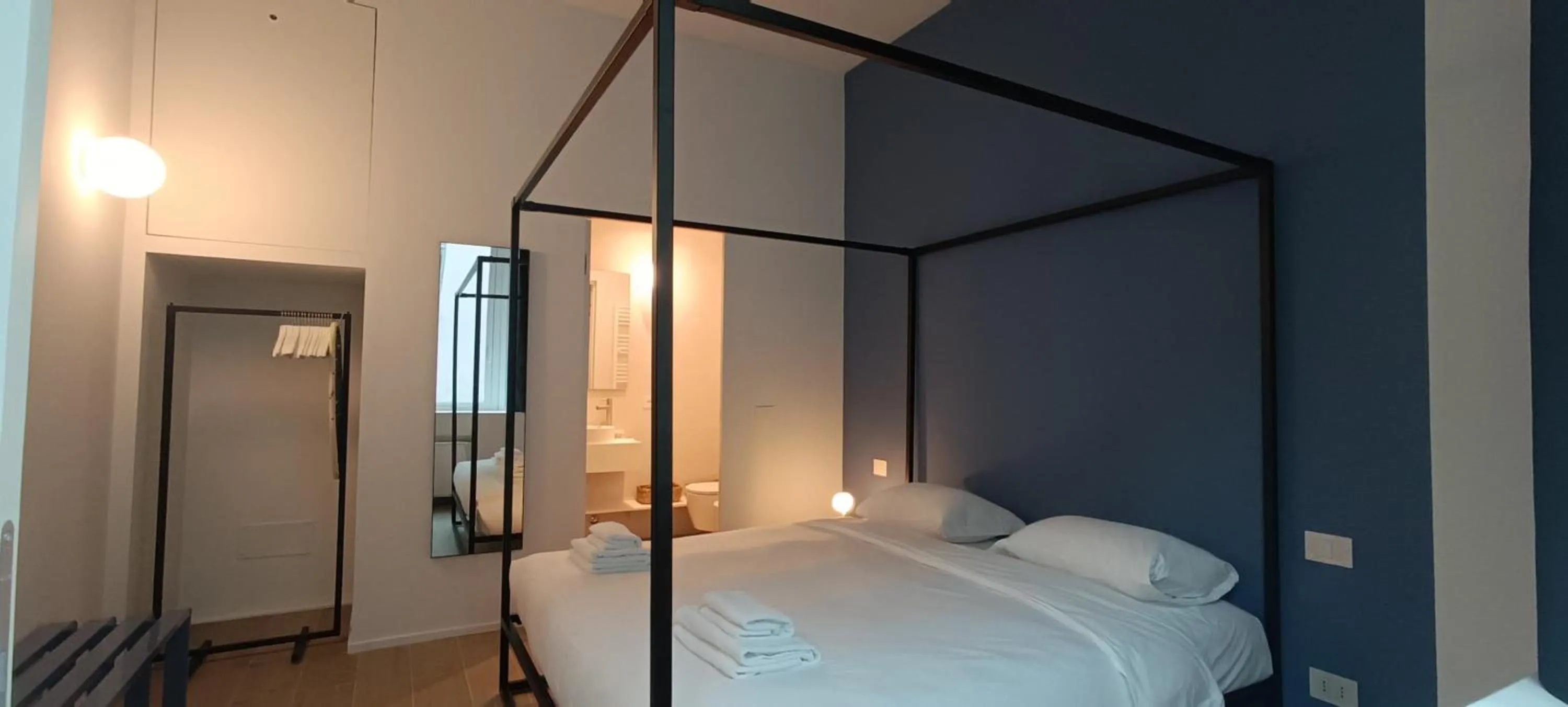 Bed in easyhomes-City Centre Suites